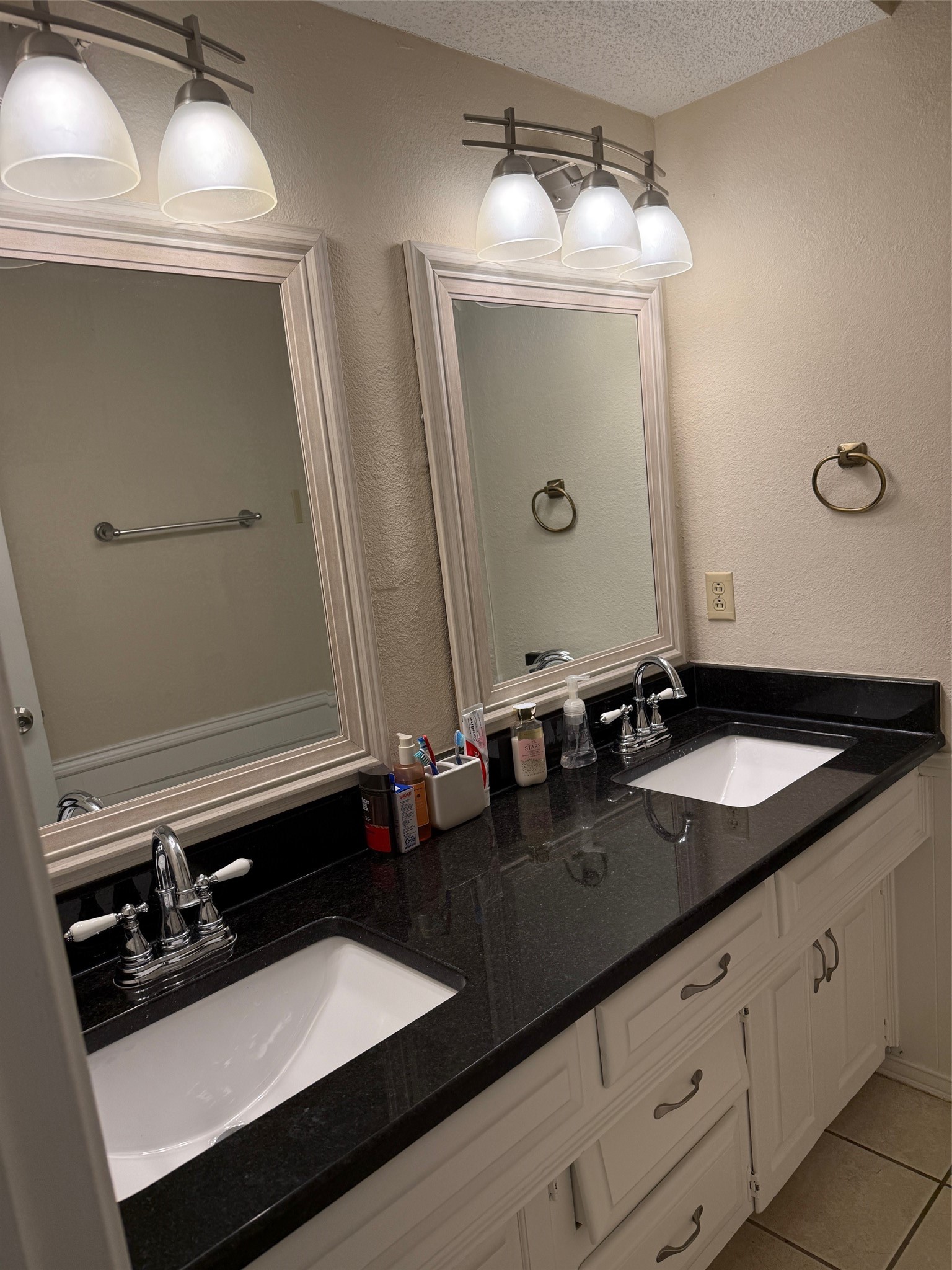16325 Lauder Lane Dallas TX 75248