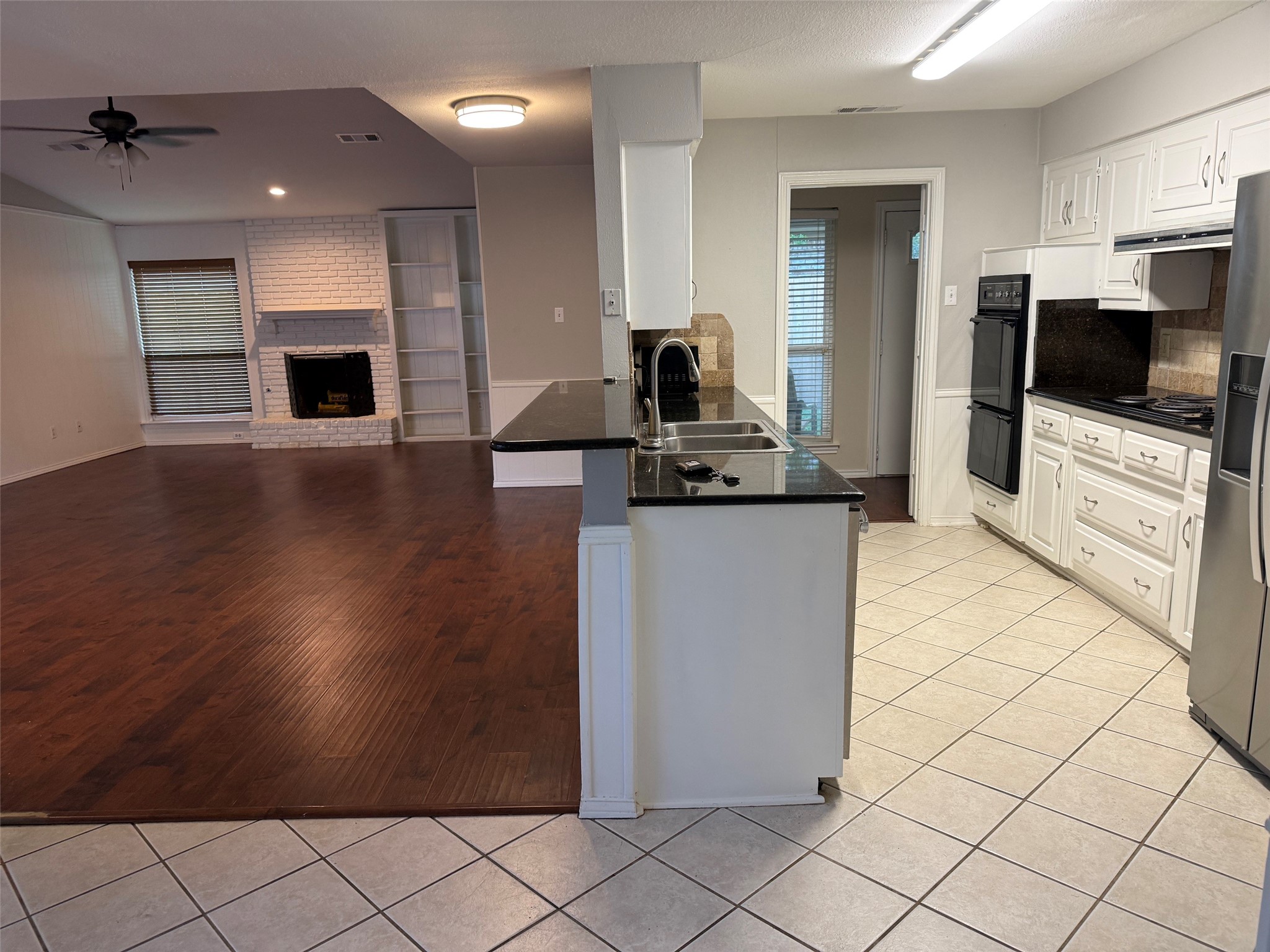 16325 Lauder Lane Dallas TX 75248