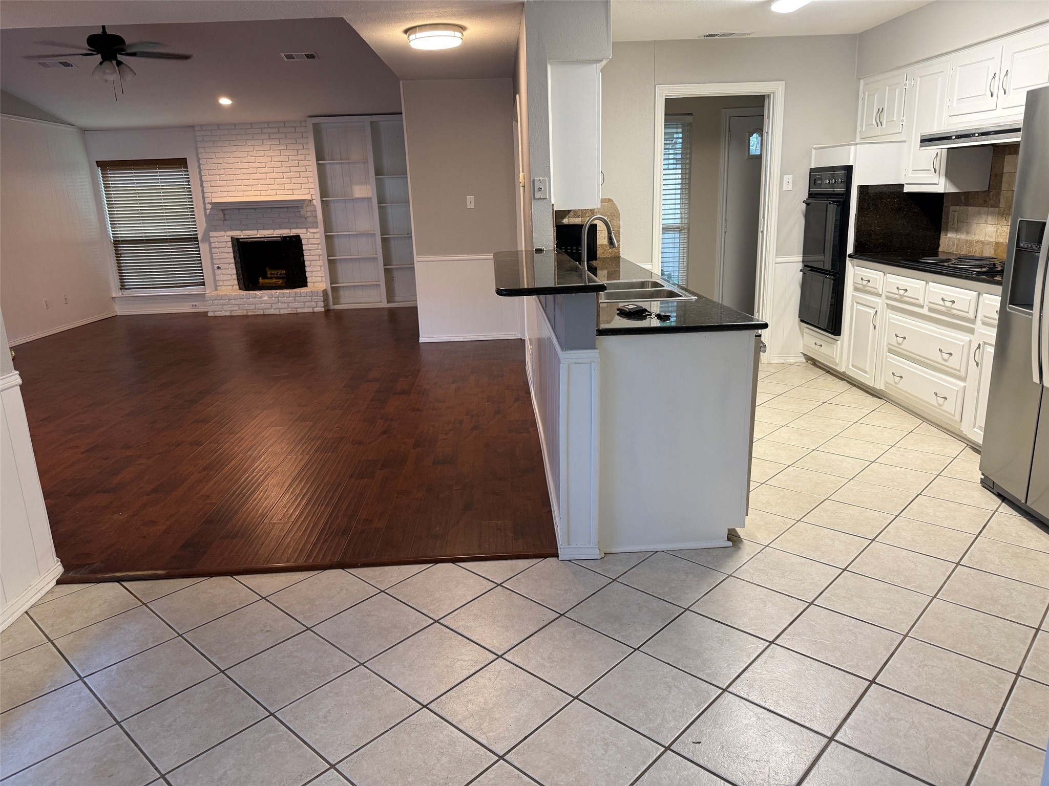 16325 Lauder Lane Dallas TX 75248
