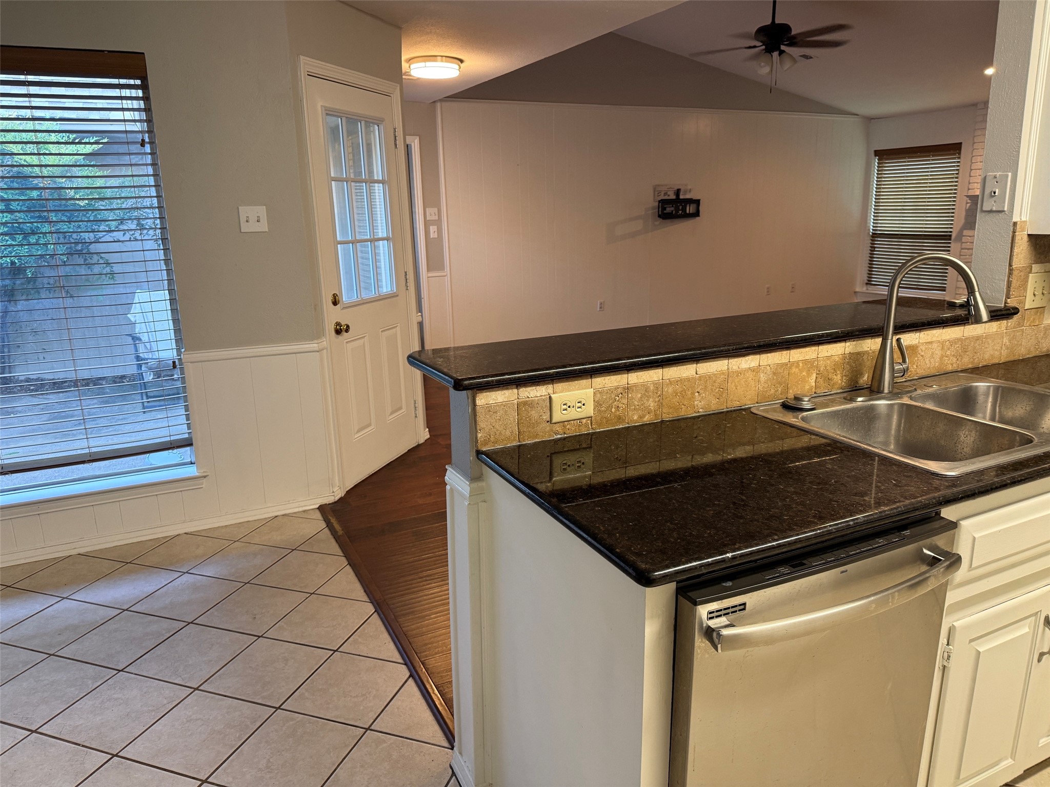 16325 Lauder Lane Dallas TX 75248
