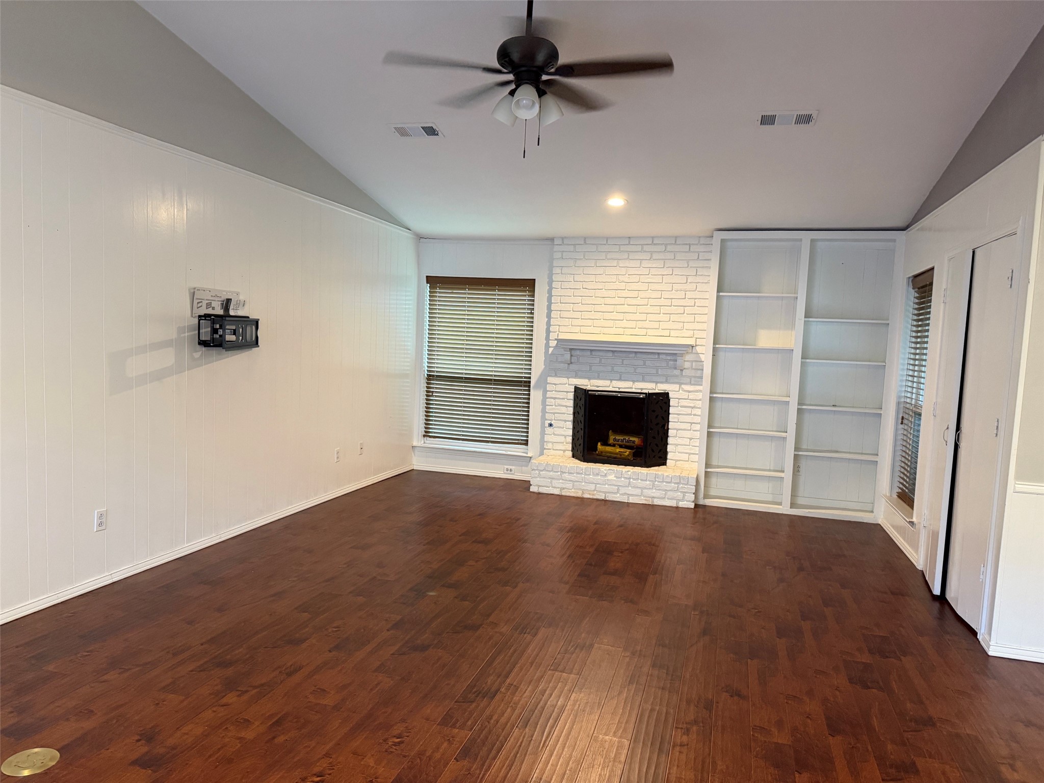 16325 Lauder Lane Dallas TX 75248