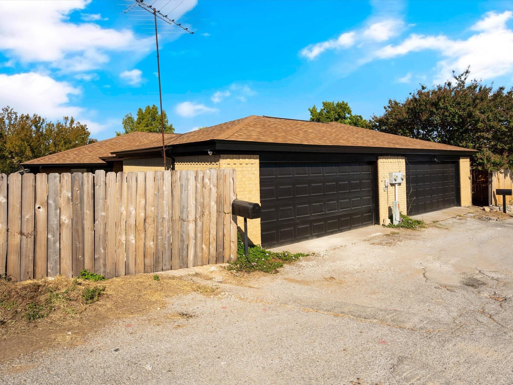 1117 S Rusk Street Weatherford TX 76086