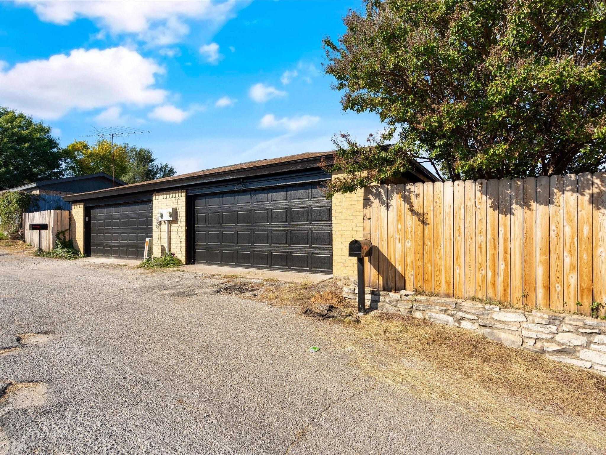 1117 S Rusk Street Weatherford TX 76086