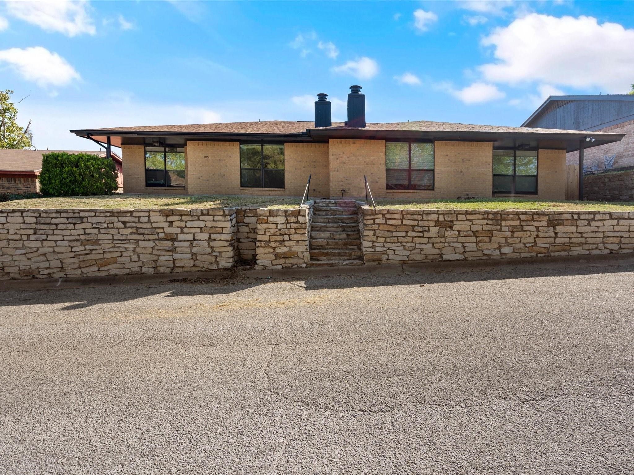 1117 S Rusk Street Weatherford TX 76086