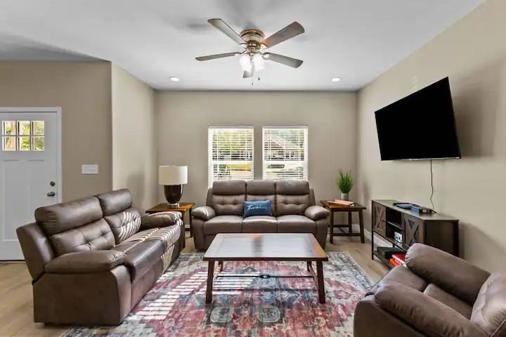 613 W Elm Street Denison TX 75020