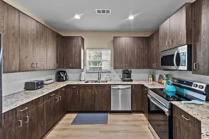 613 W Elm Street Denison TX 75020
