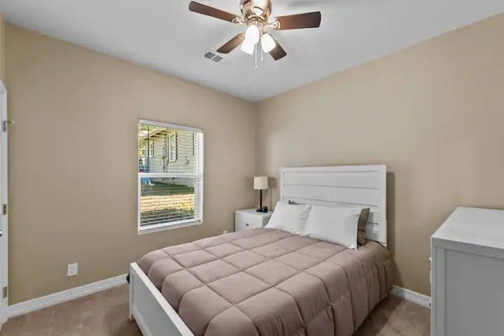 613 W Elm Street Denison TX 75020