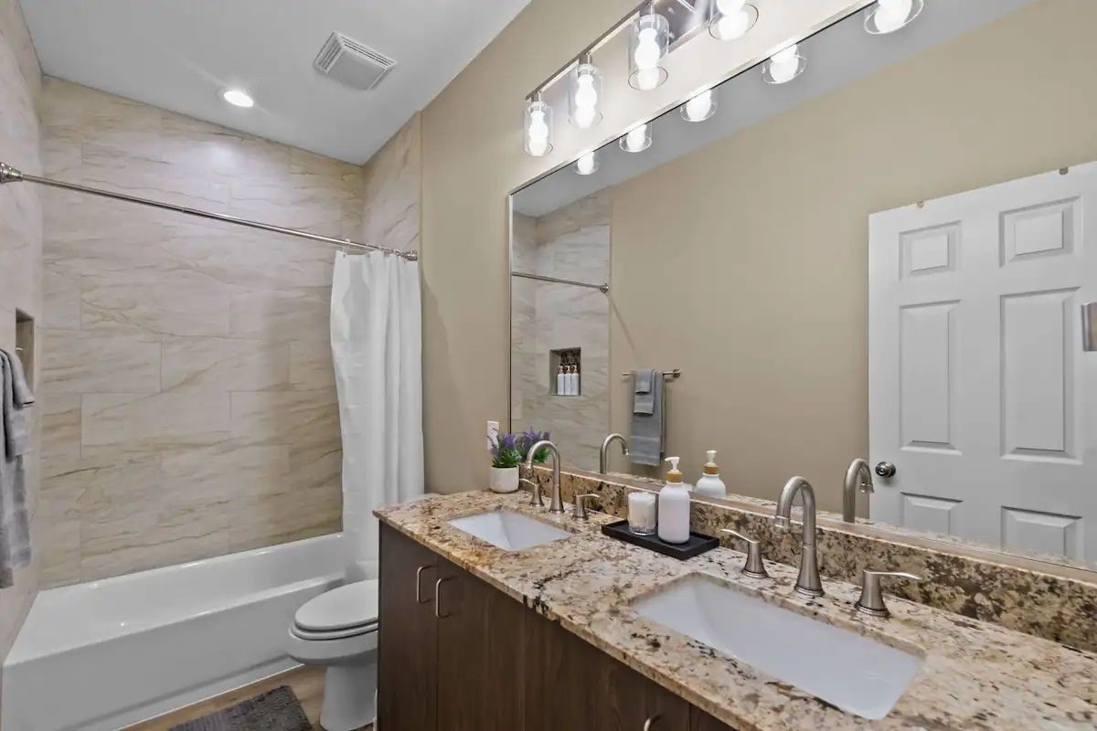 613 W Elm Street Denison TX 75020