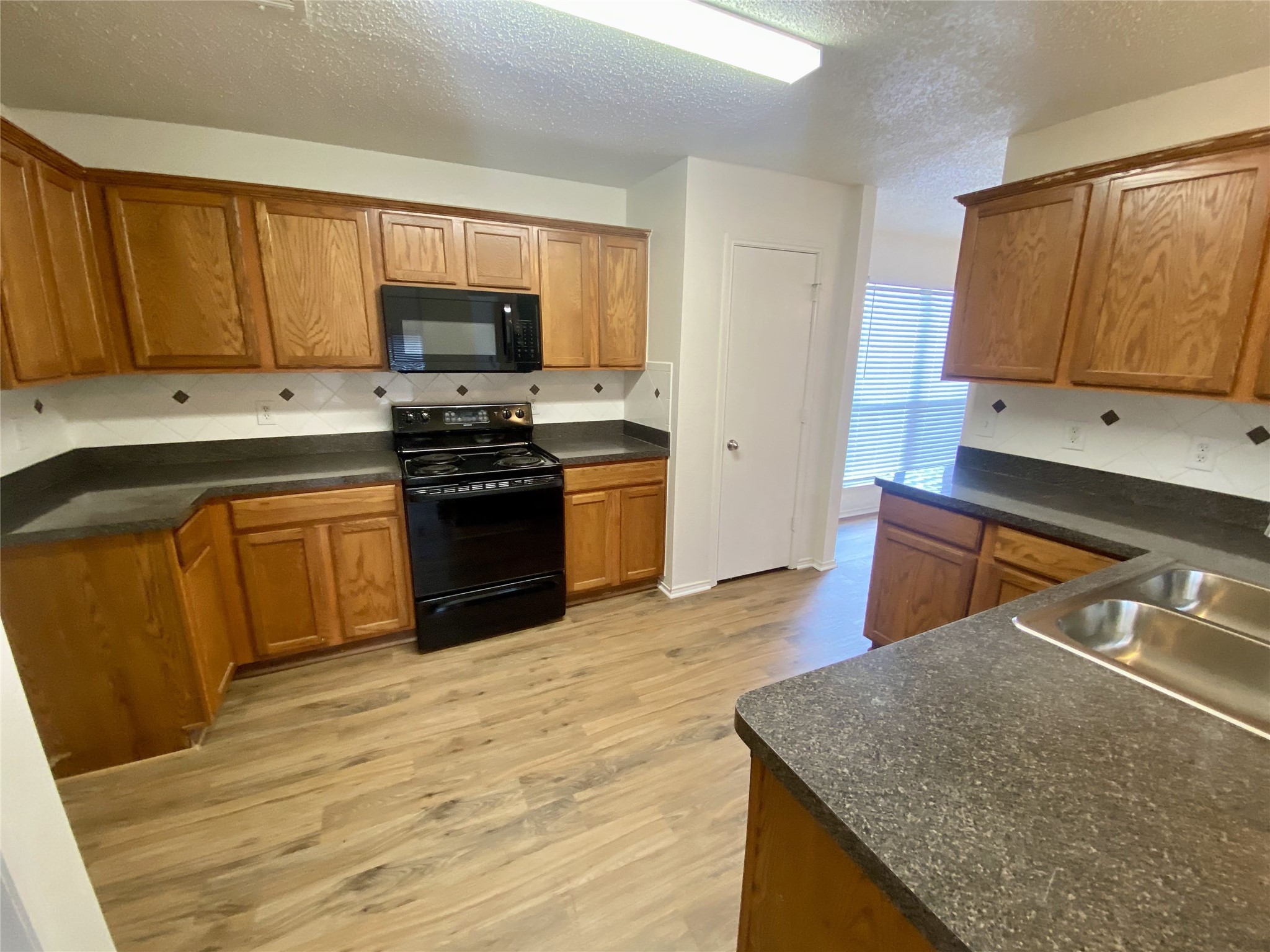737 Eldorado Drive Desoto TX 75115