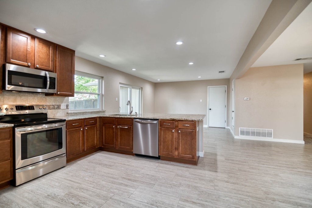 1817 Hemlock Drive Garland TX 75041