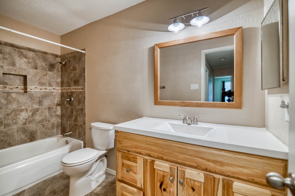 1817 Hemlock Drive Garland TX 75041