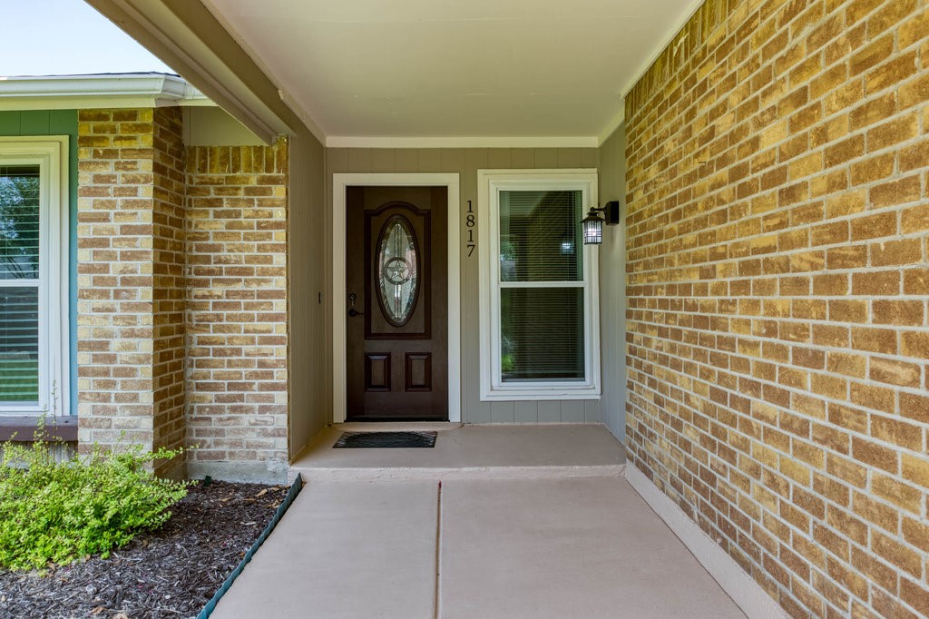 1817 Hemlock Drive Garland TX 75041