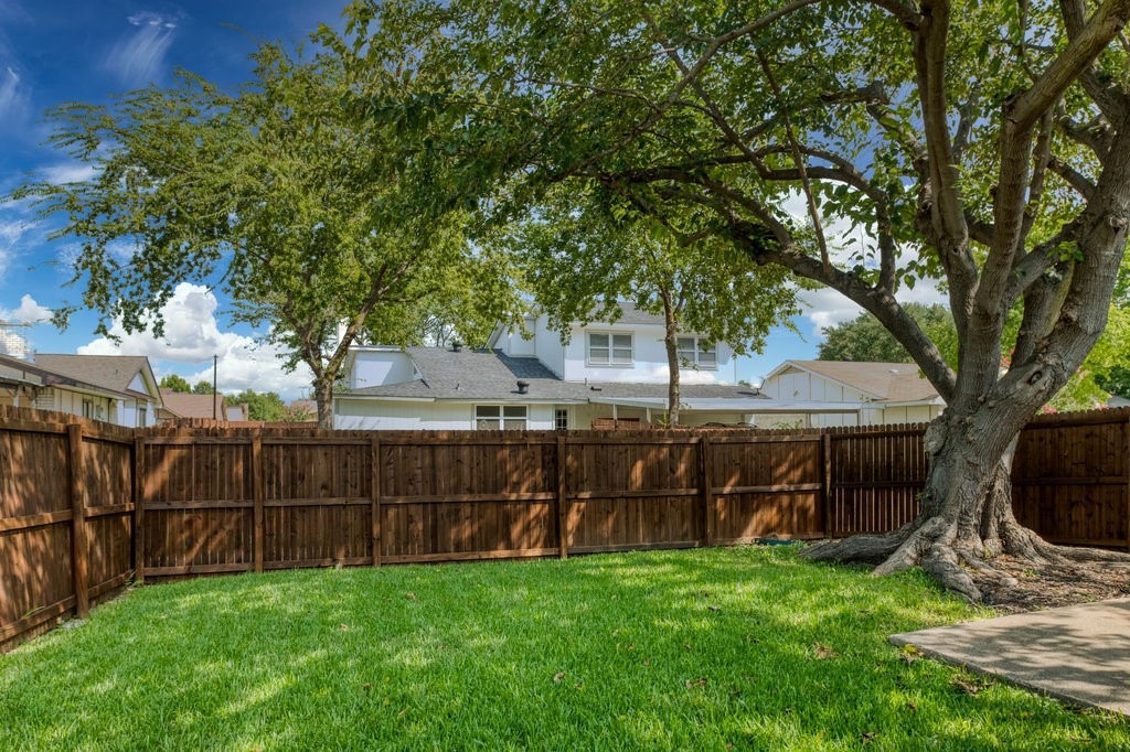 1817 Hemlock Drive Garland TX 75041