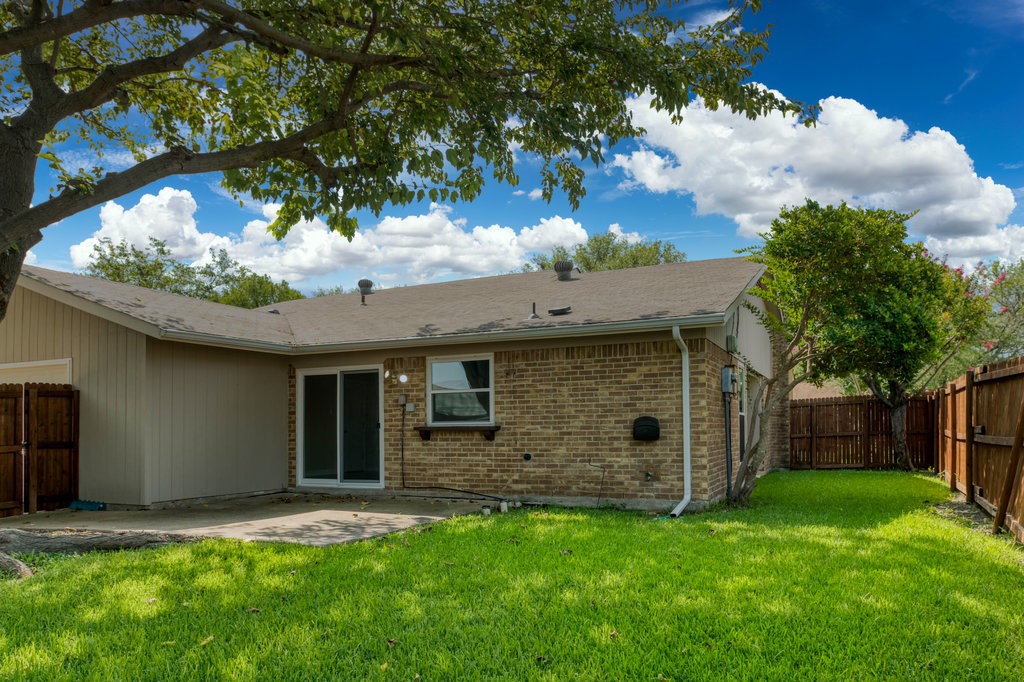 1817 Hemlock Drive Garland TX 75041