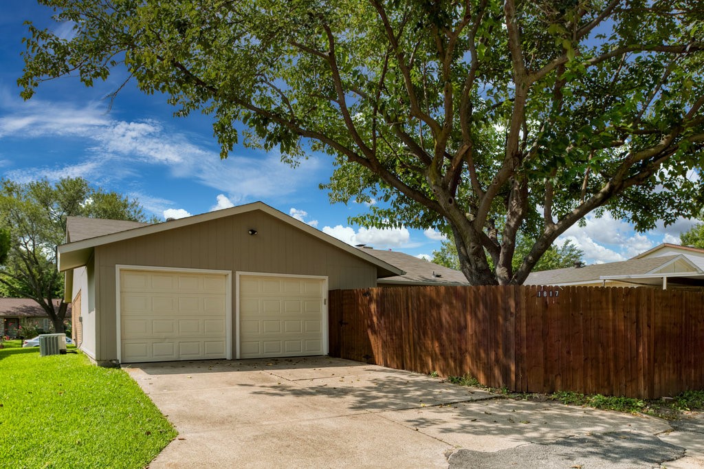 1817 Hemlock Drive Garland TX 75041