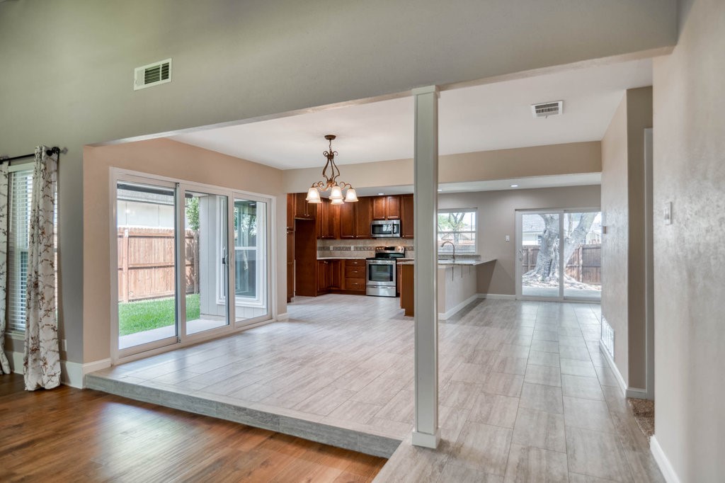 1817 Hemlock Drive Garland TX 75041
