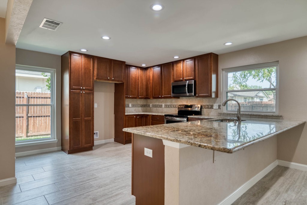 1817 Hemlock Drive Garland TX 75041