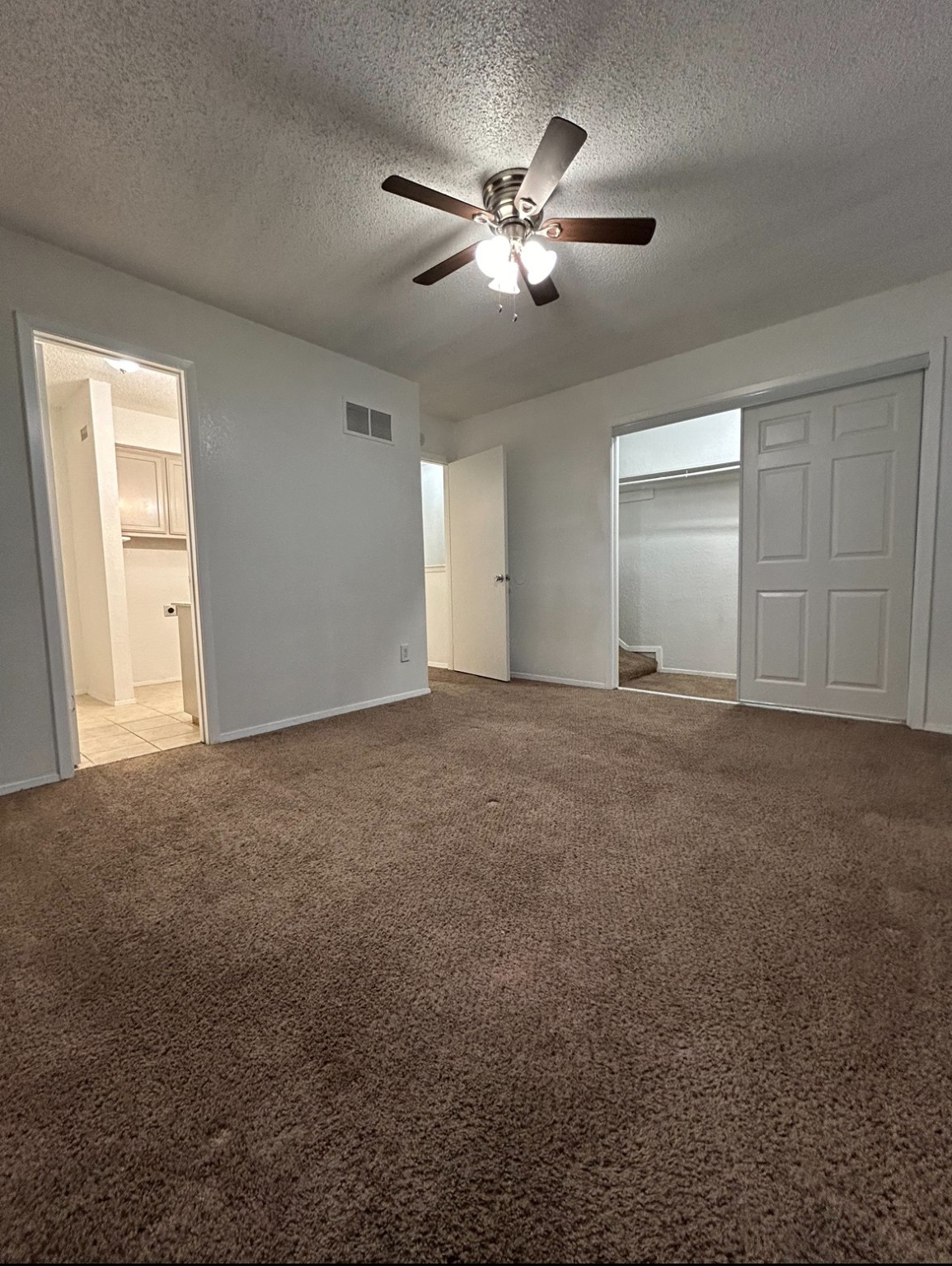 3006 W Sycamore Circle Euless TX 76040