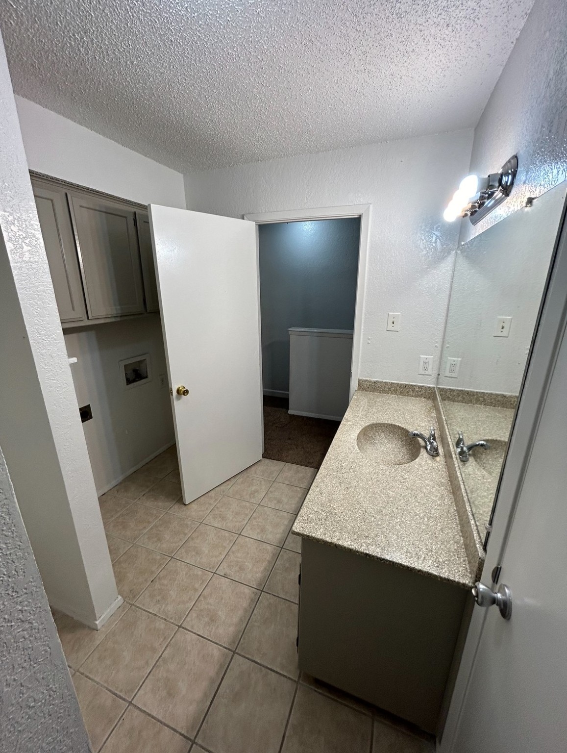 3006 W Sycamore Circle Euless TX 76040