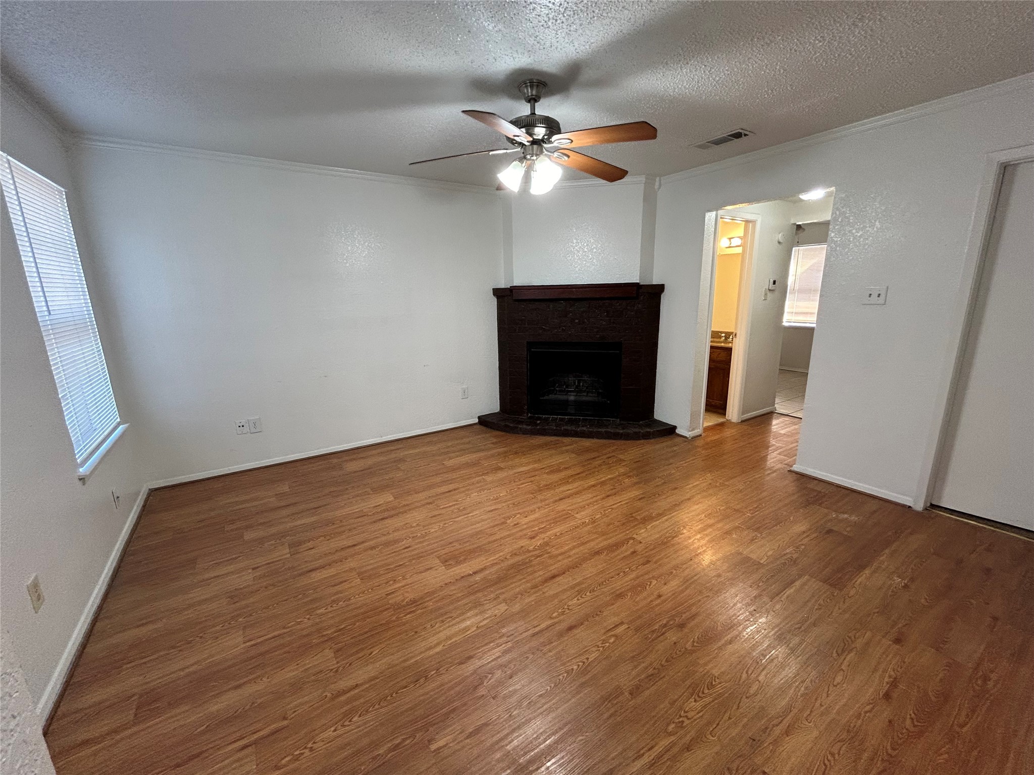 3006 W Sycamore Circle Euless TX 76040