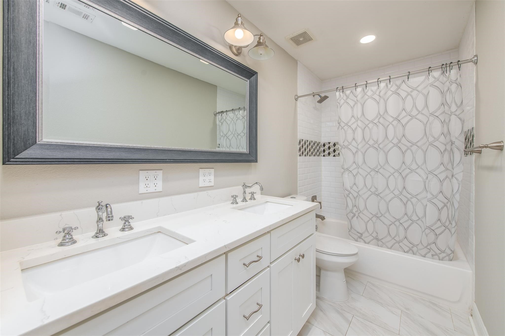5808 Locke Avenue Fort Worth TX 76107