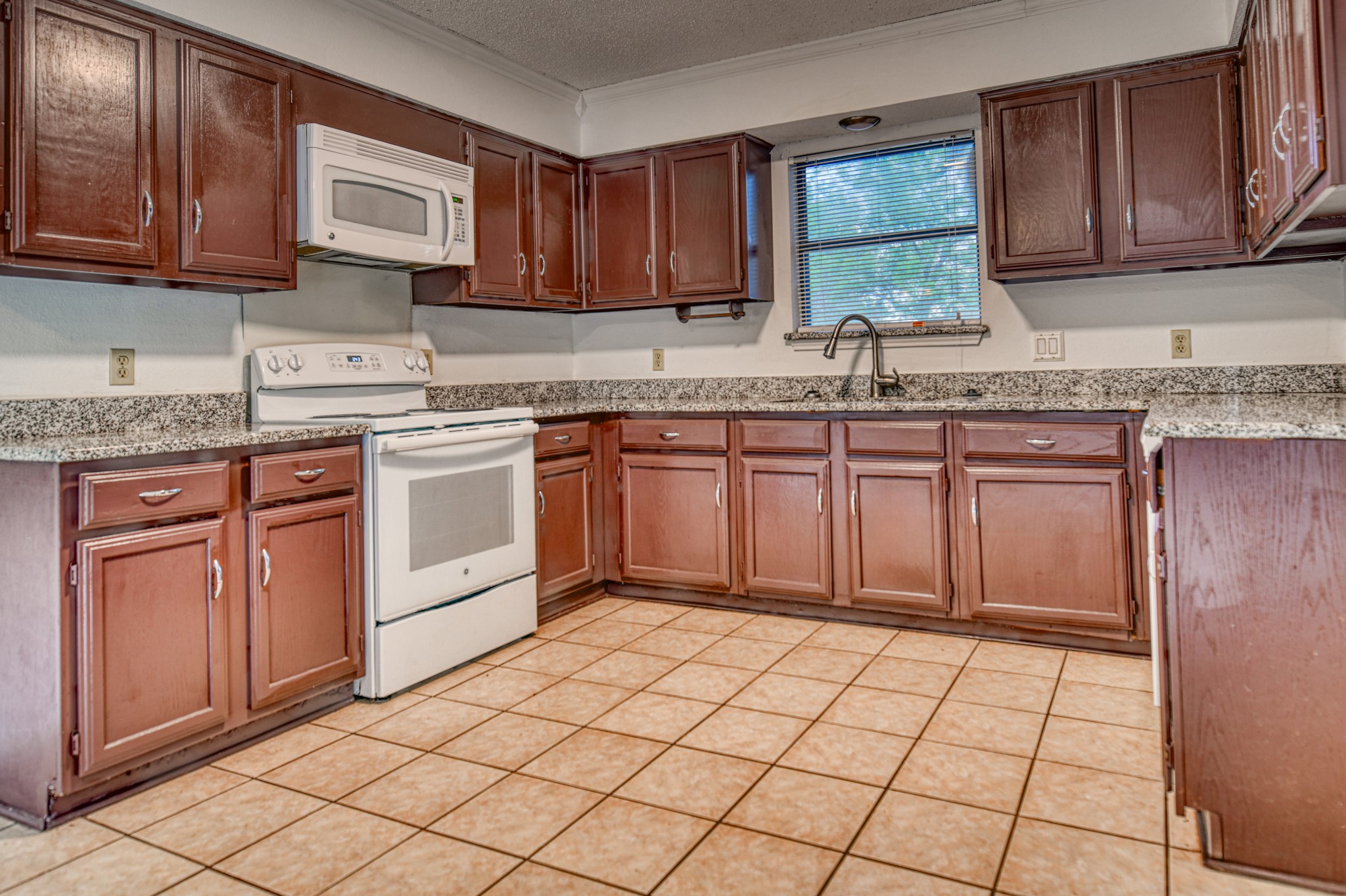 6208 Big Springs Drive Arlington TX 76001