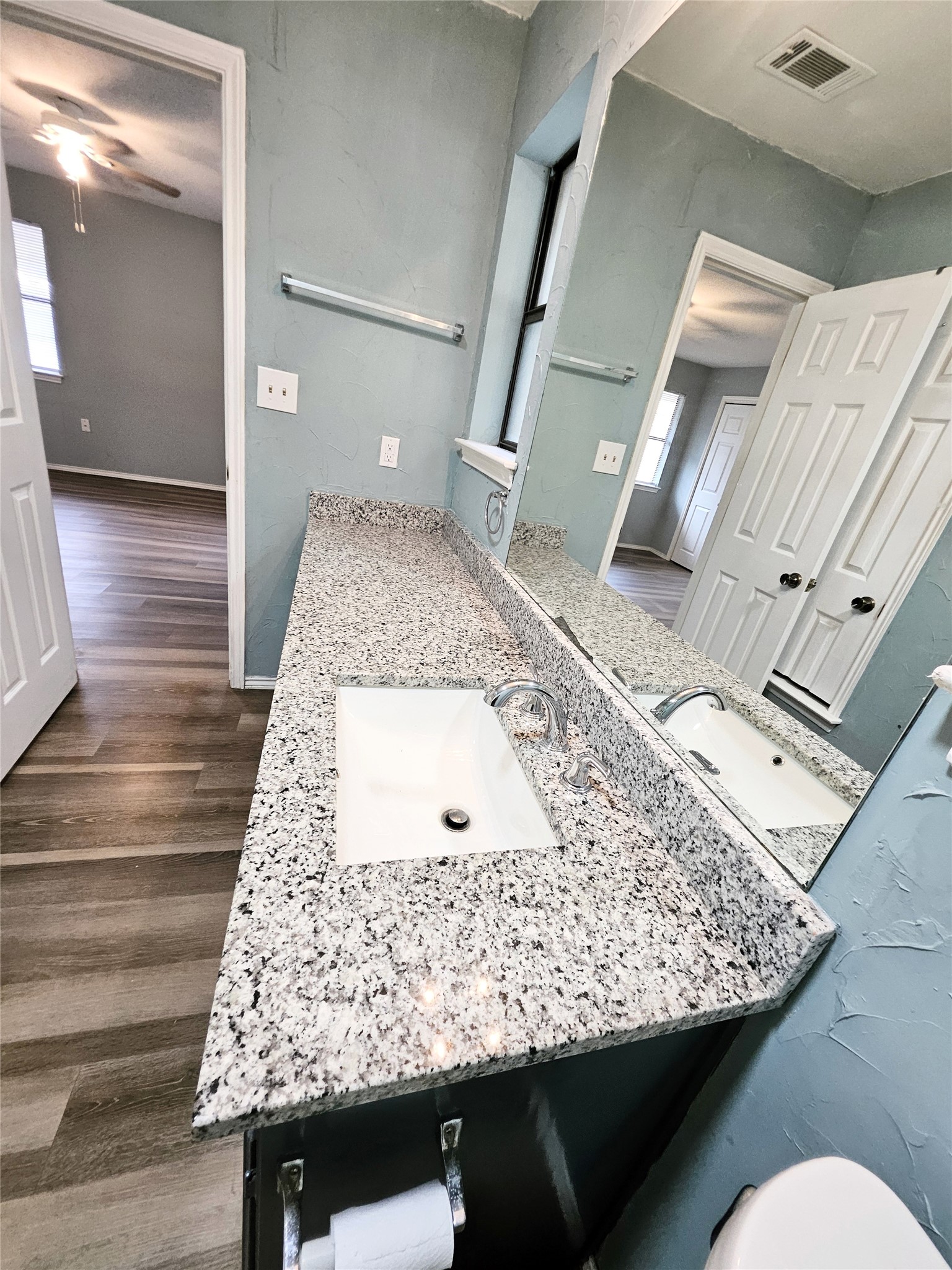 1124 Kathy Lane Lewisville TX 75067