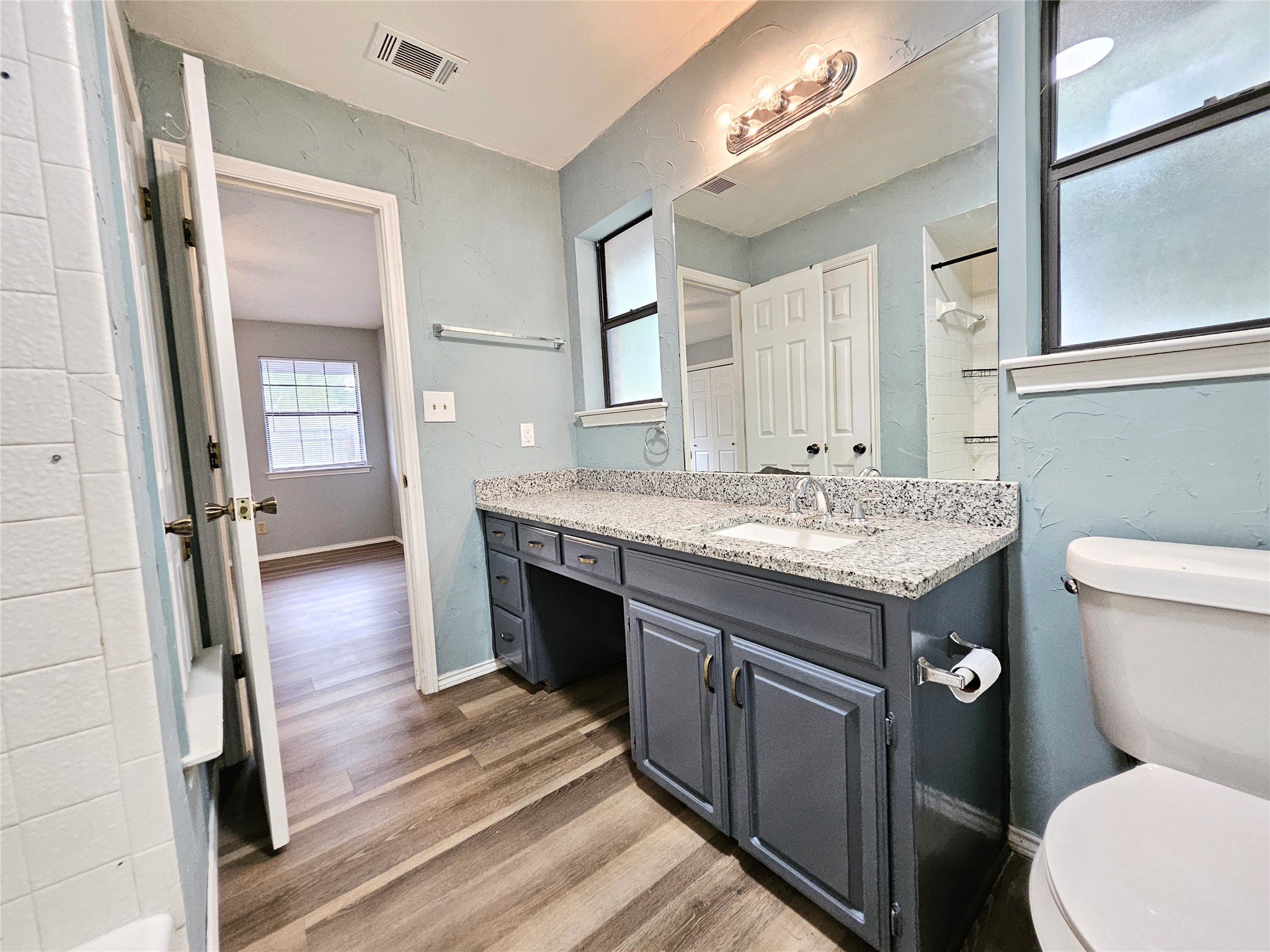 1124 Kathy Lane Lewisville TX 75067