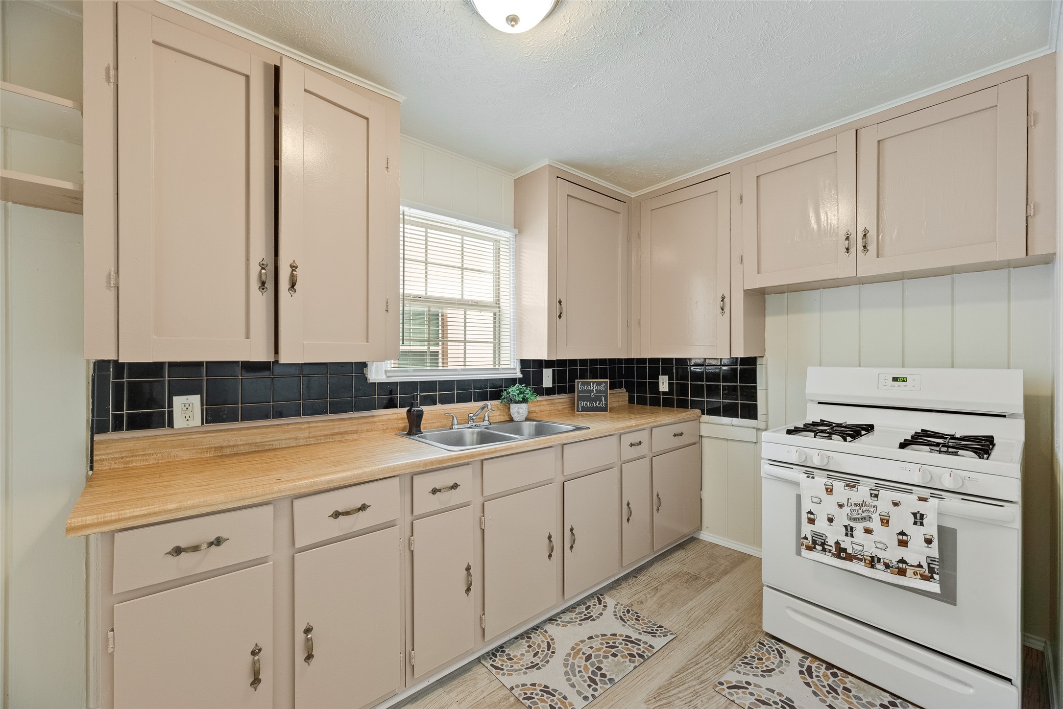 912 Clairemont Avenue Fort Worth TX 76103