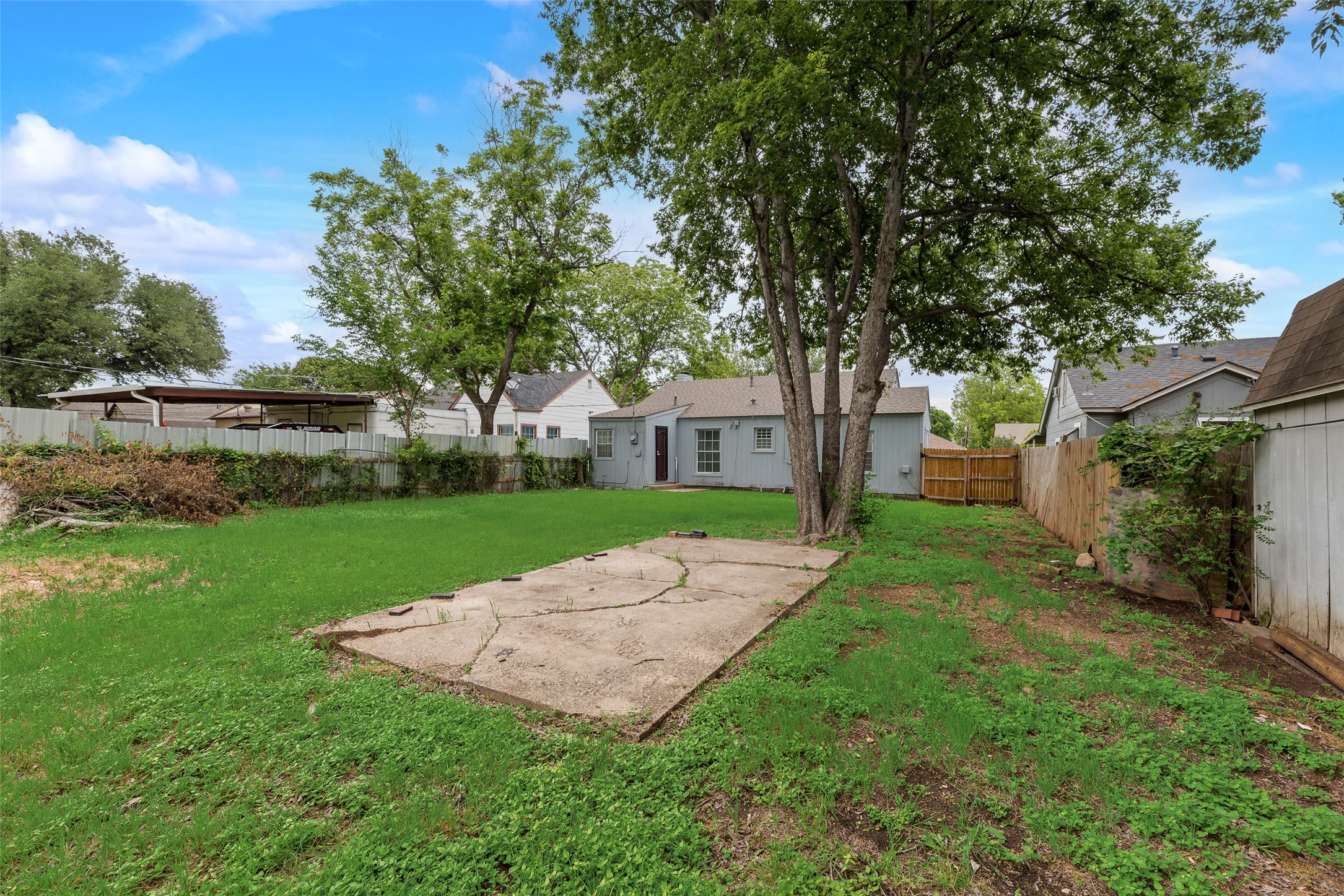 912 Clairemont Avenue Fort Worth TX 76103