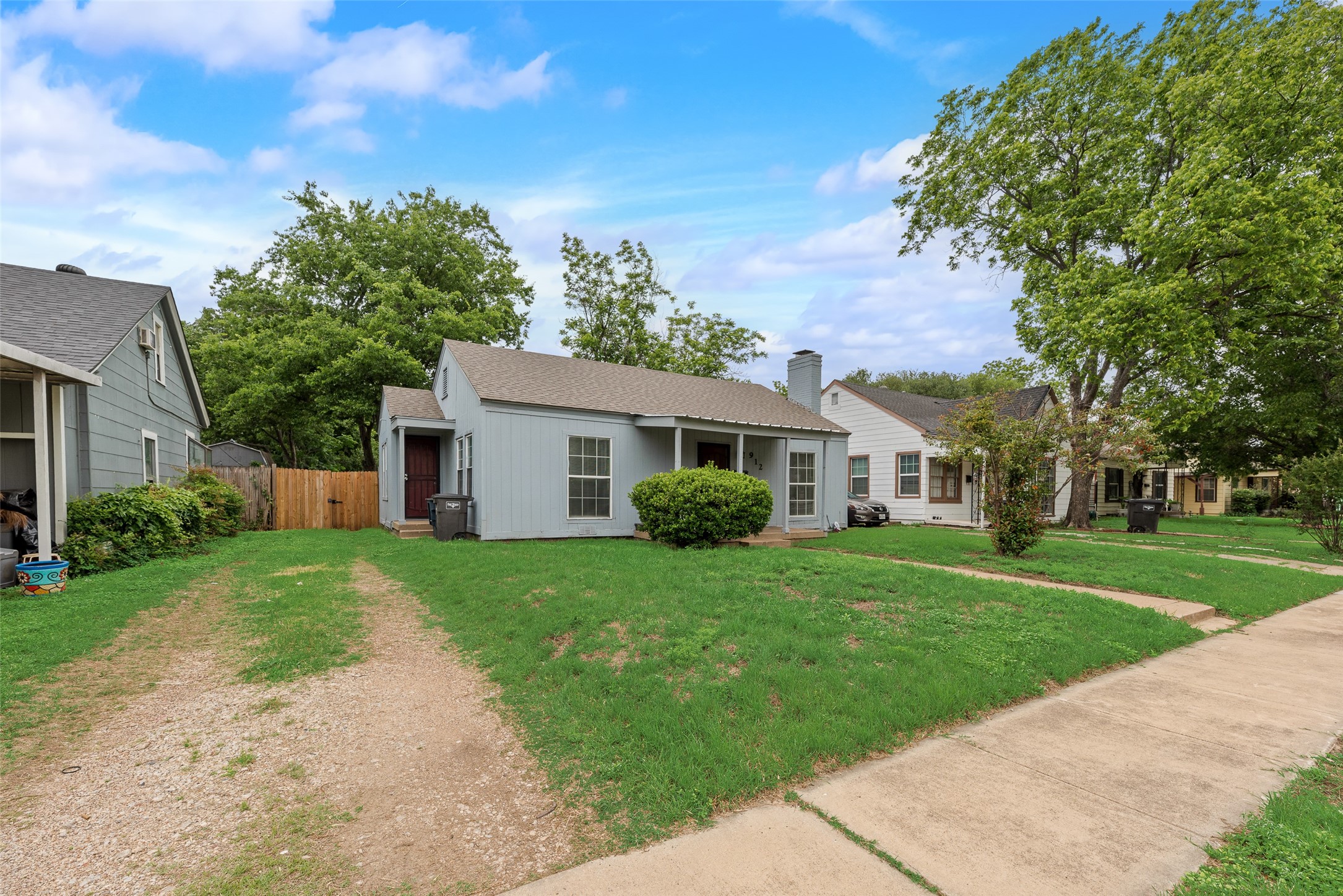 912 Clairemont Avenue Fort Worth TX 76103