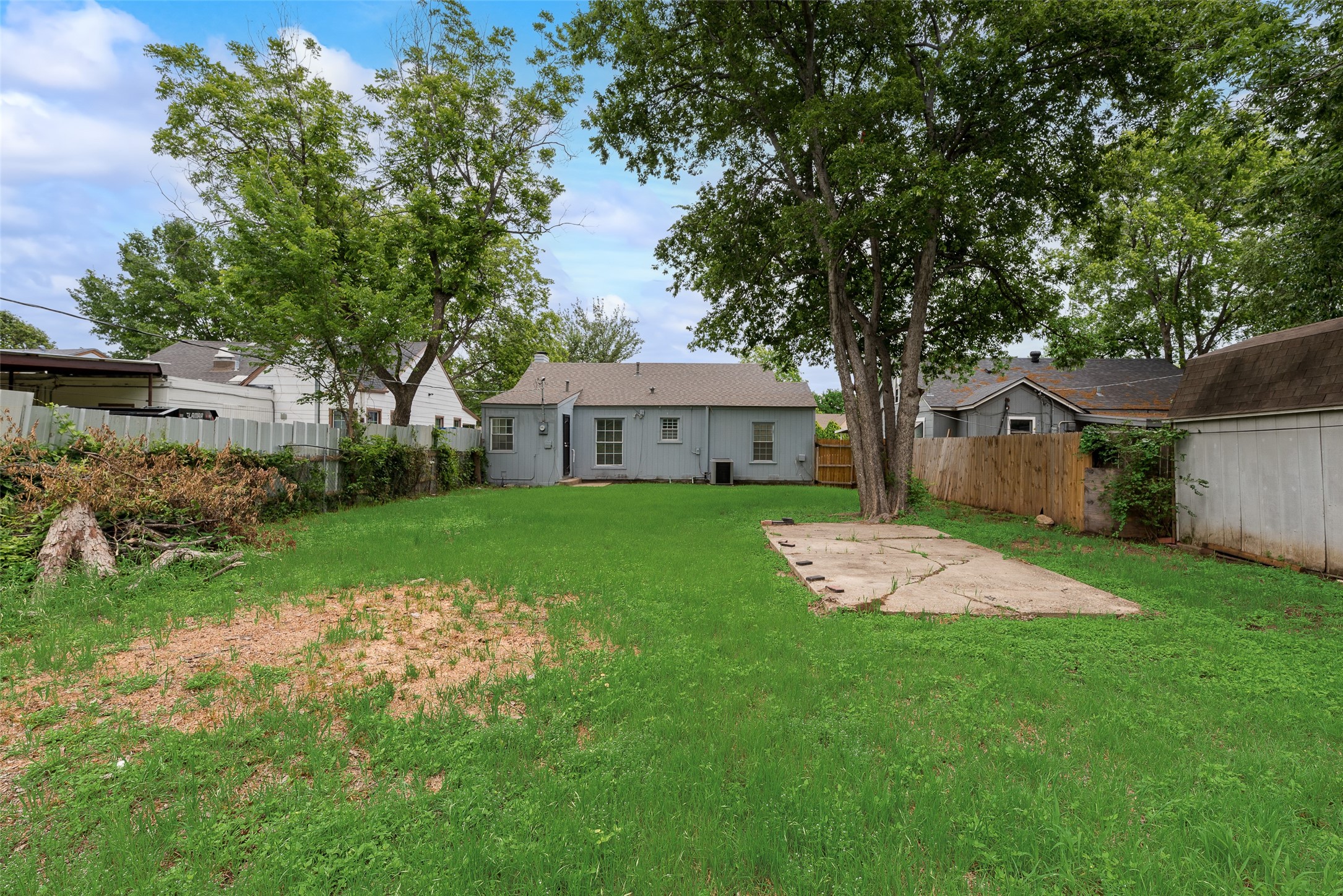 912 Clairemont Avenue Fort Worth TX 76103