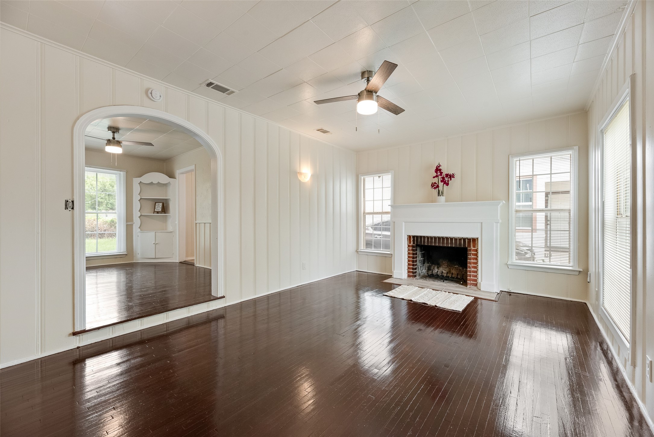 912 Clairemont Avenue Fort Worth TX 76103