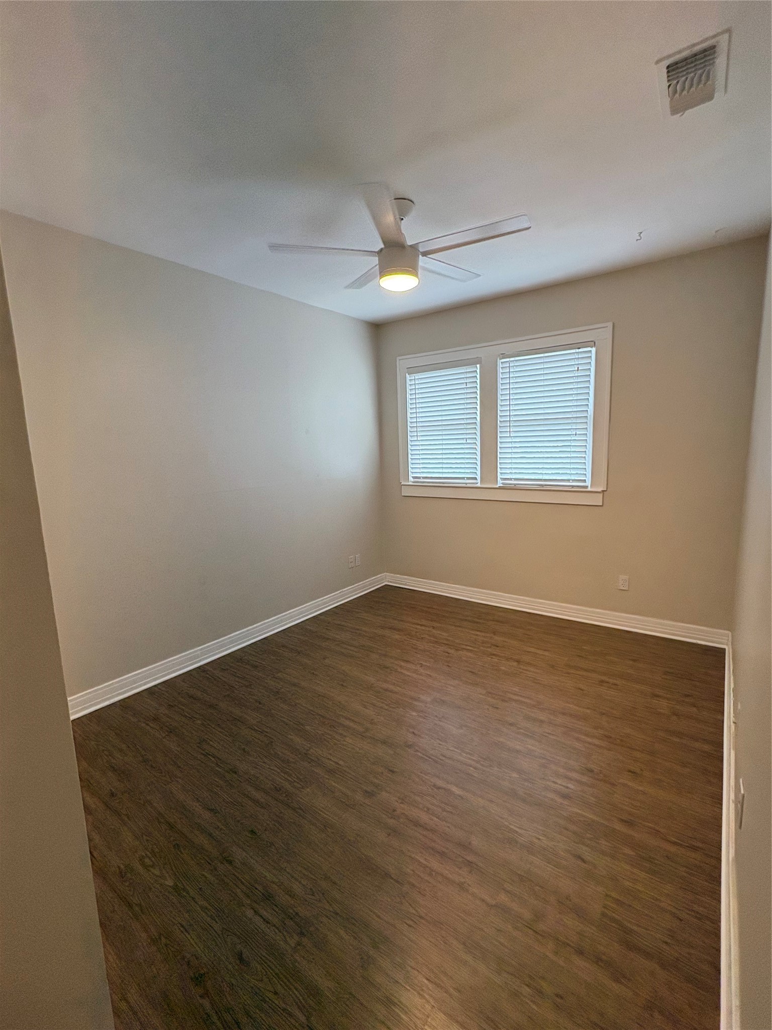 907 N Bishop Avenue Dallas TX 75208