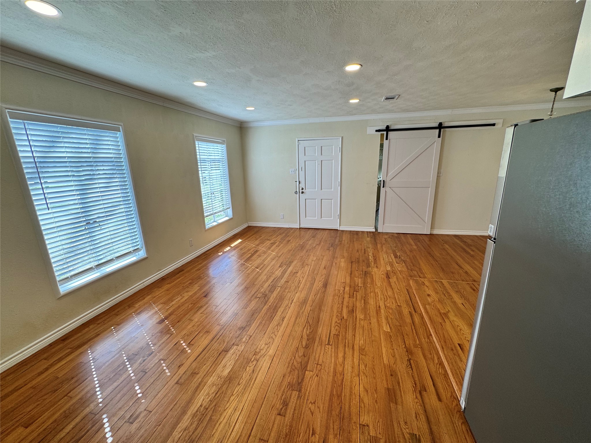3727 Meredith Avenue Dallas TX 75211