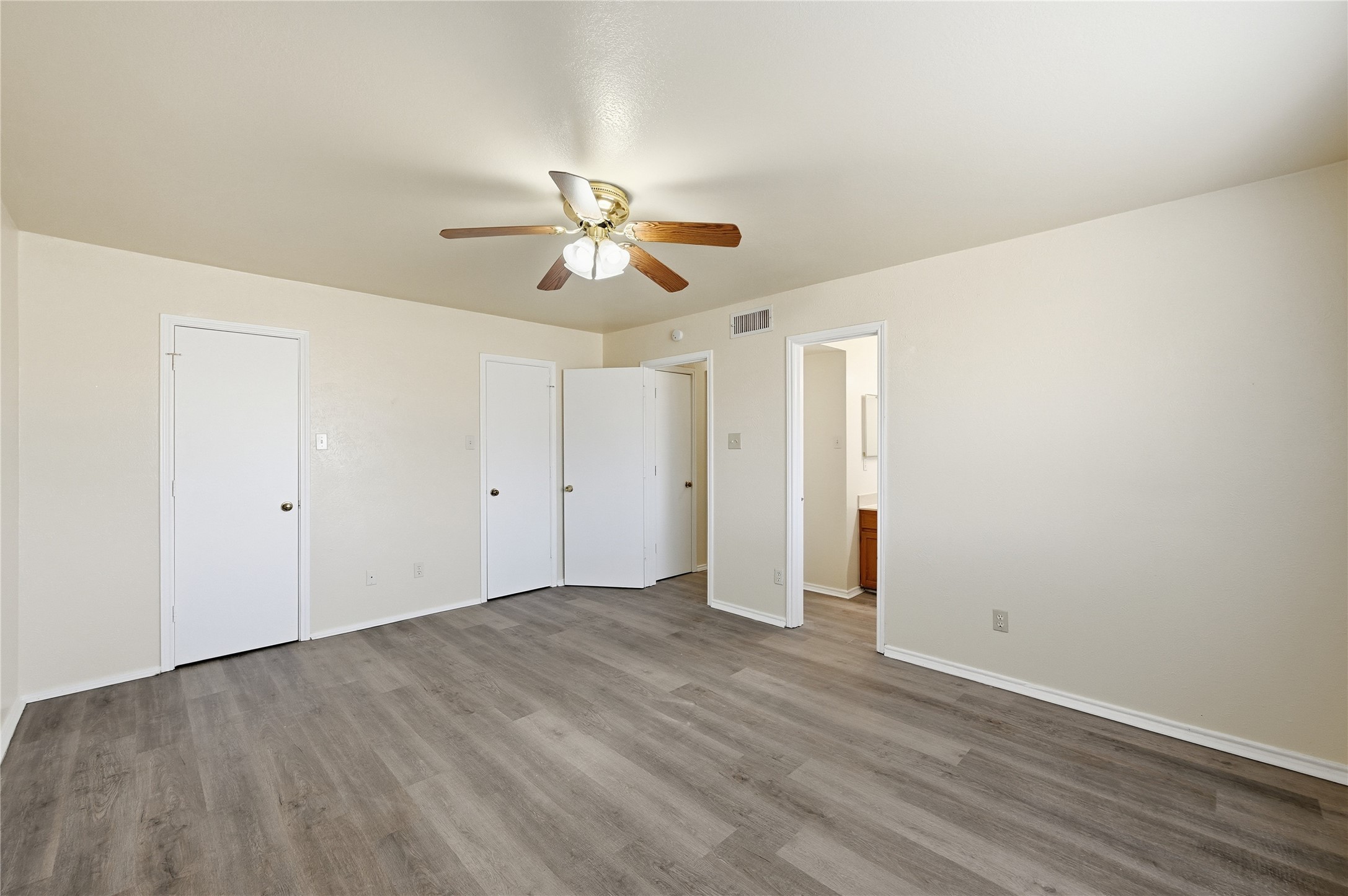 911 Wellridge Drive Arlington TX 76017