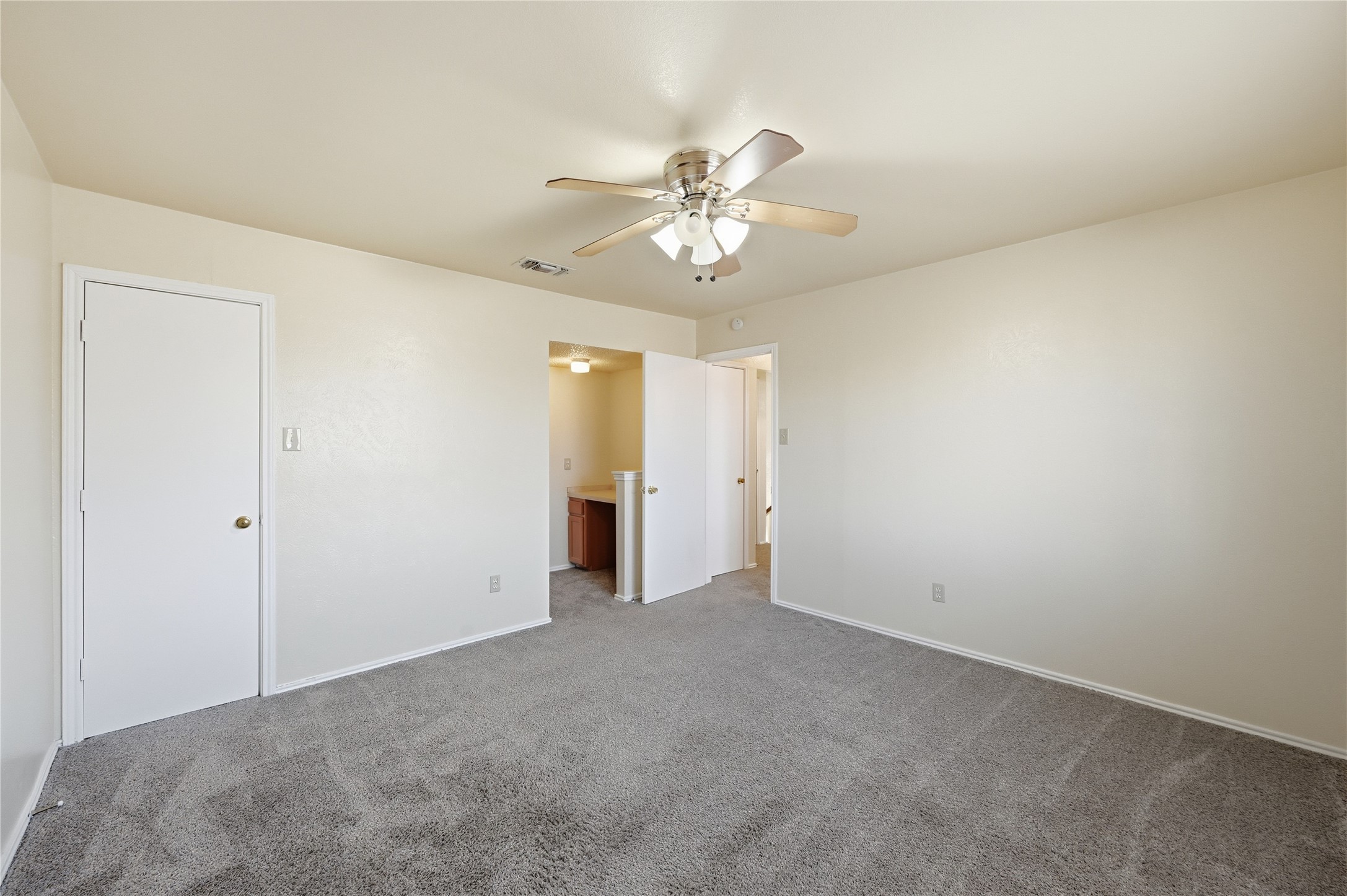 911 Wellridge Drive Arlington TX 76017