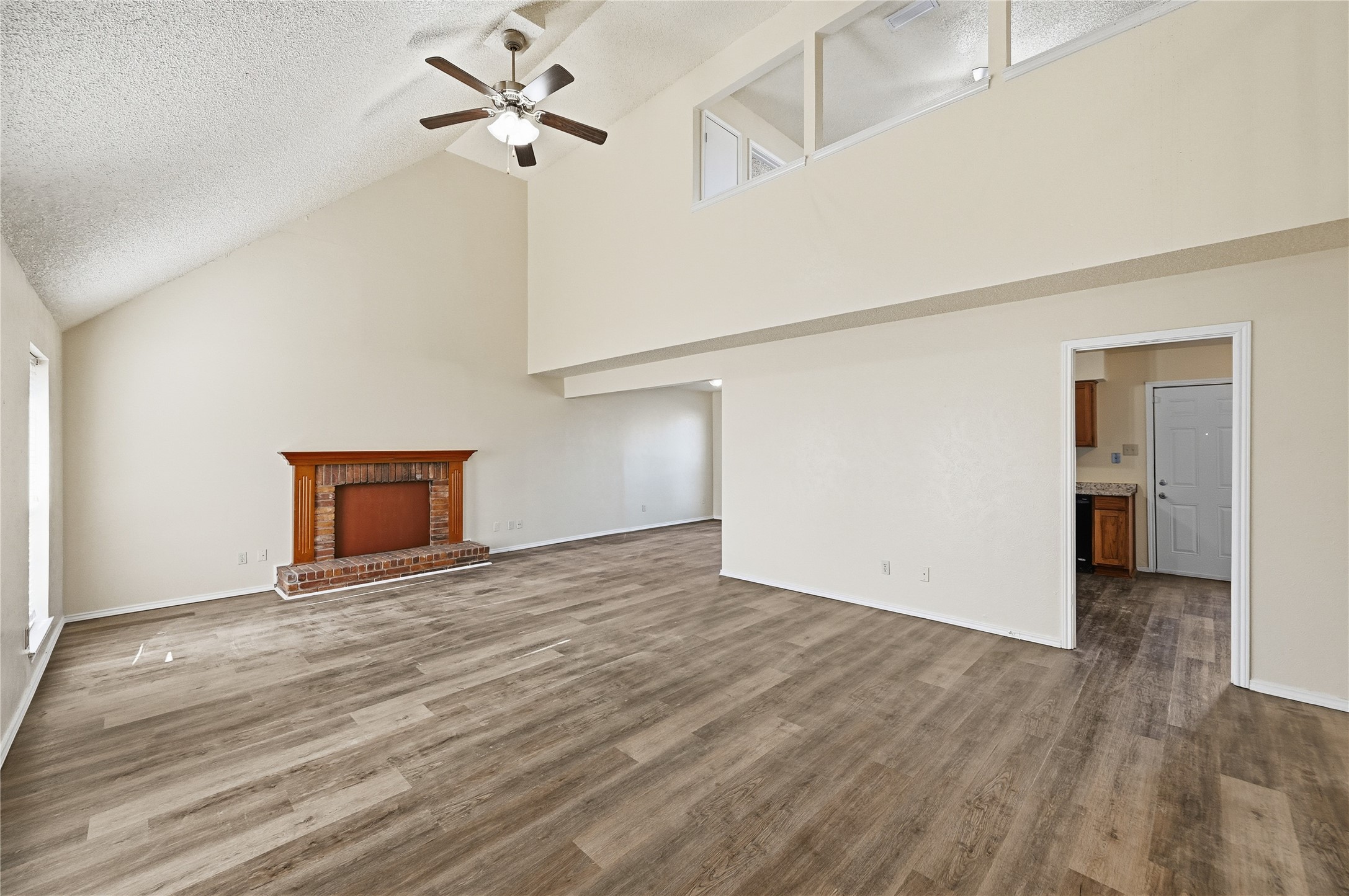 911 Wellridge Drive Arlington TX 76017