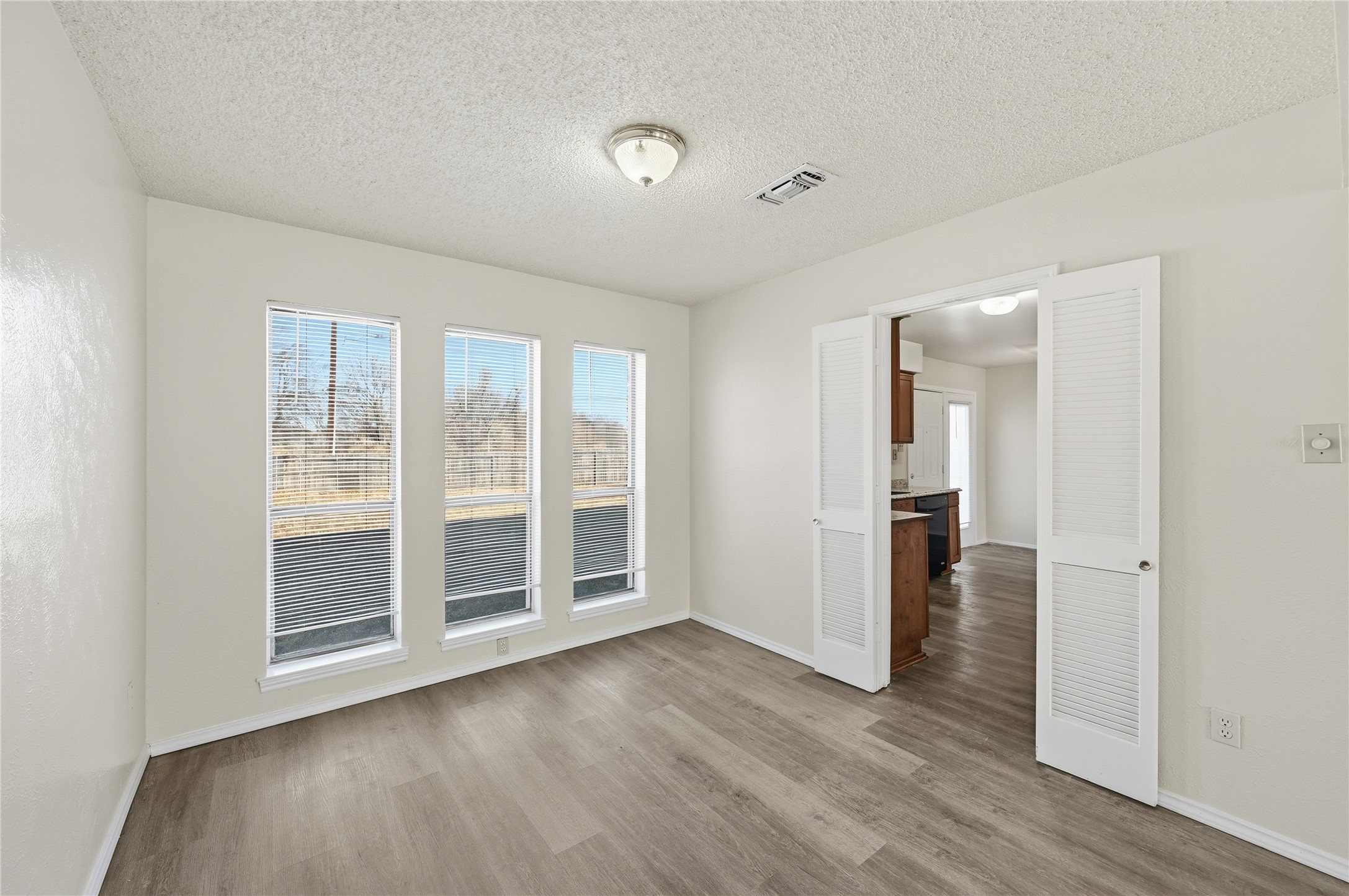 911 Wellridge Drive Arlington TX 76017
