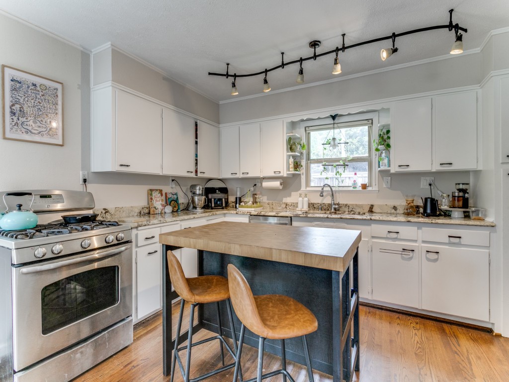 9443 Waterview Road Dallas TX 75218