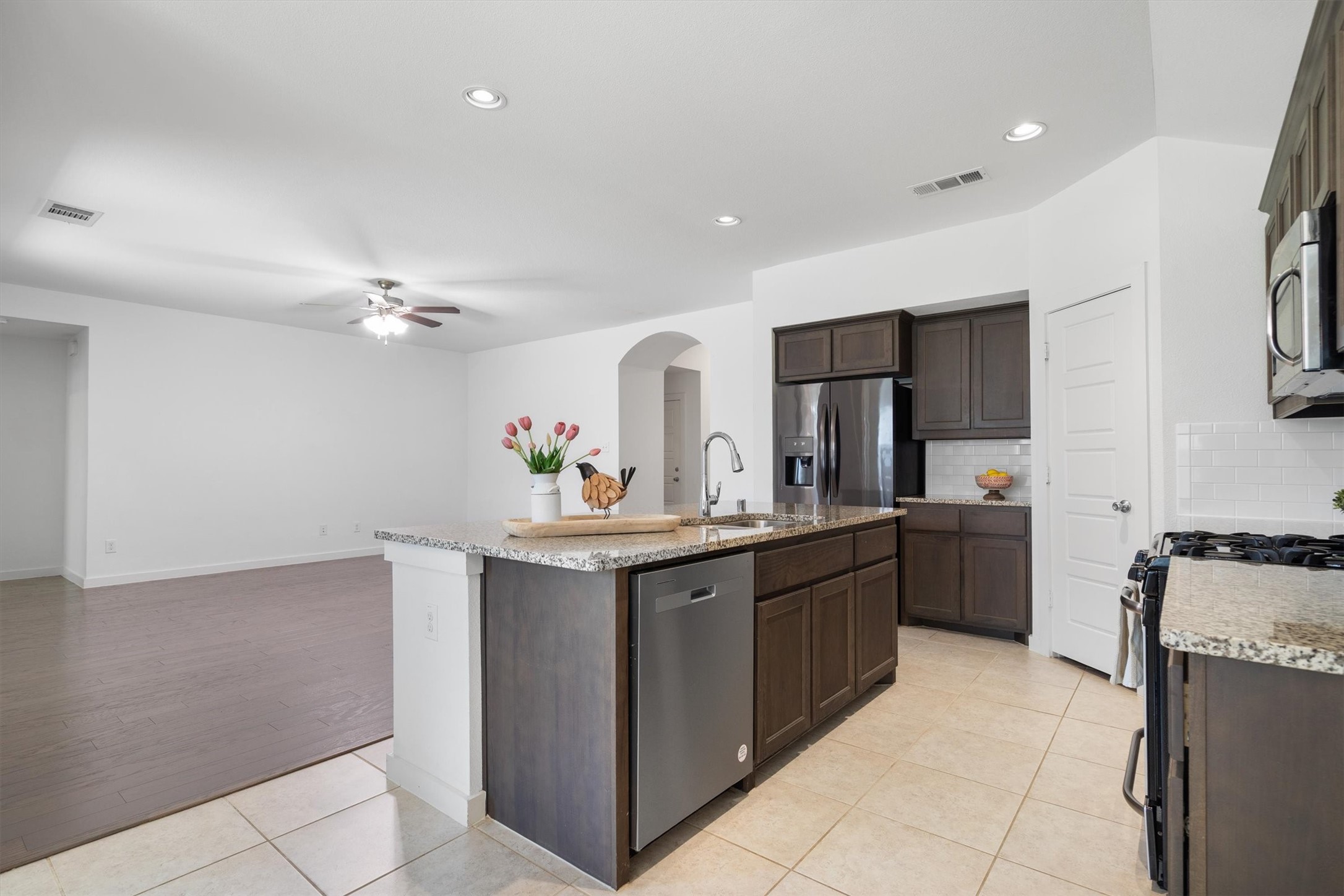 1620 Meadow Trail Lane Aubrey TX 76227