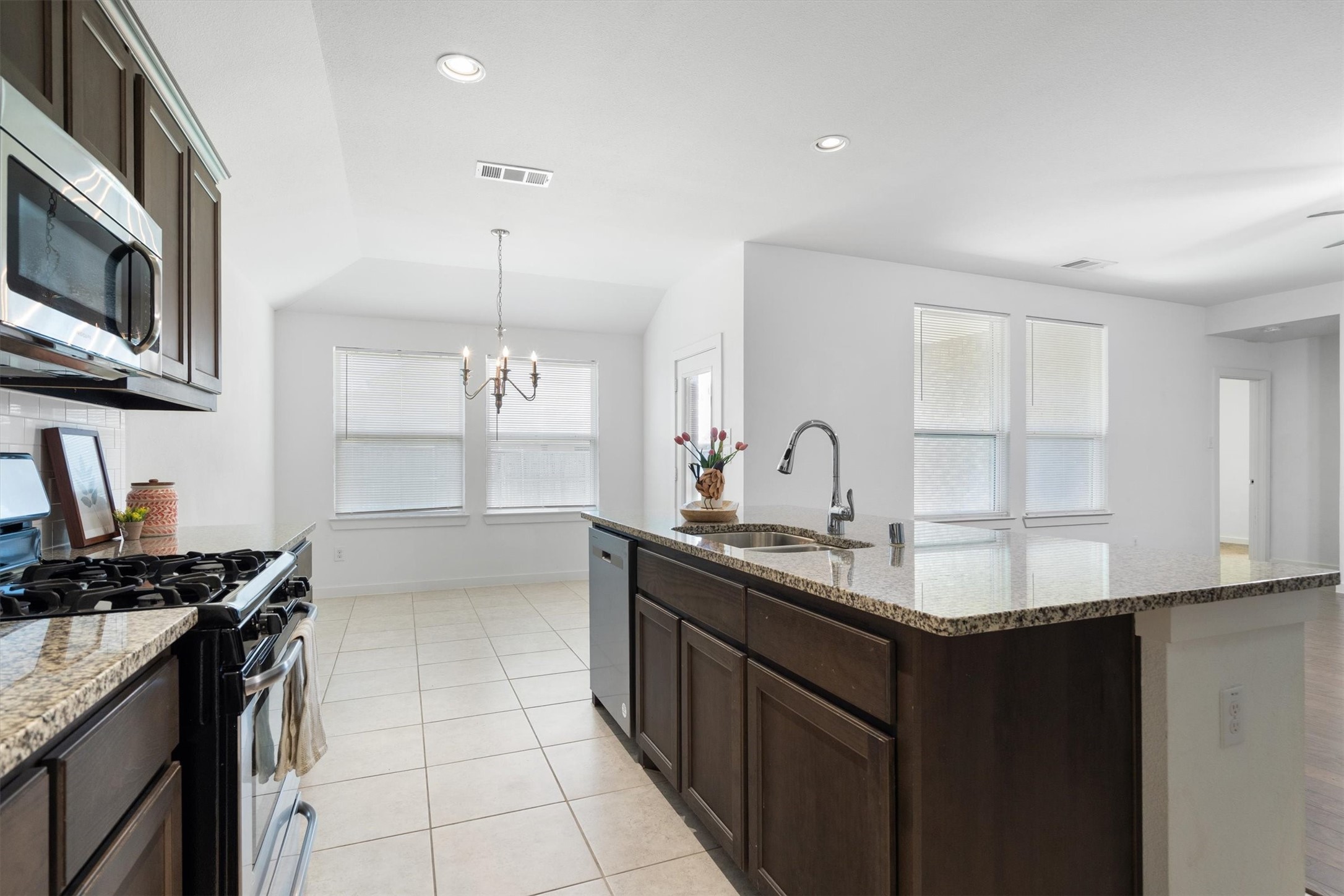 1620 Meadow Trail Lane Aubrey TX 76227