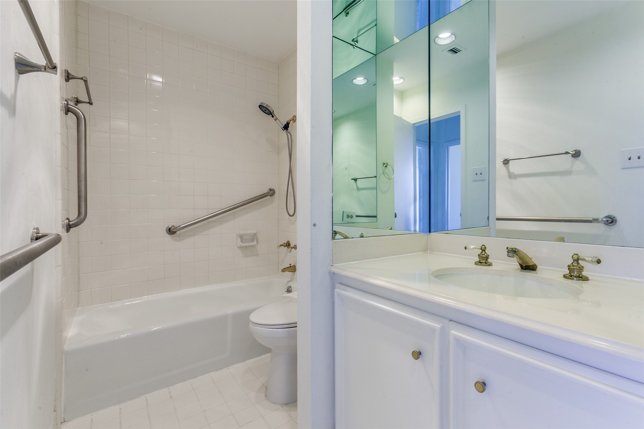 6335 W Northwest Highway Dallas TX 75225