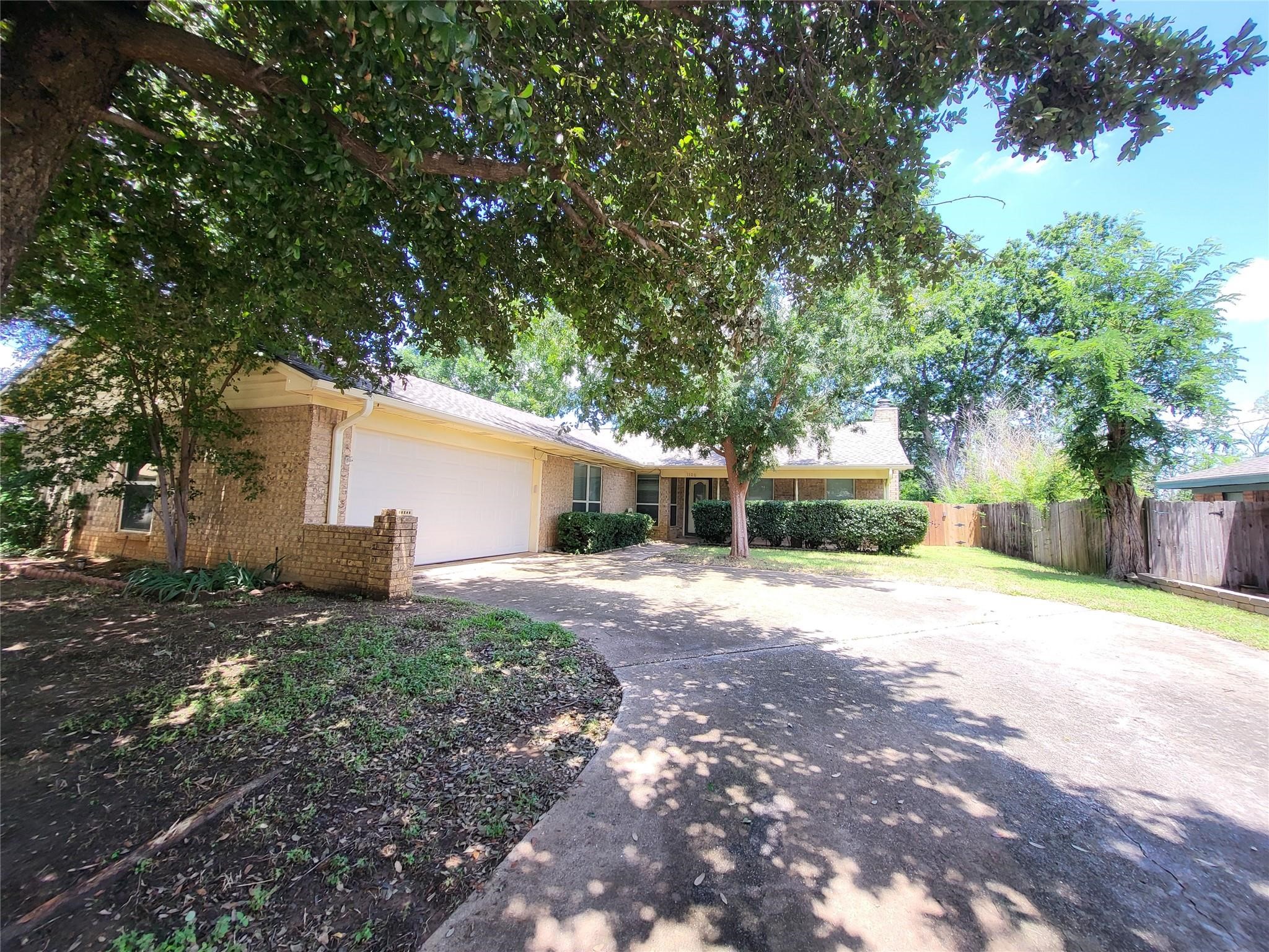 1106 Meadowview Drive Euless TX 76039