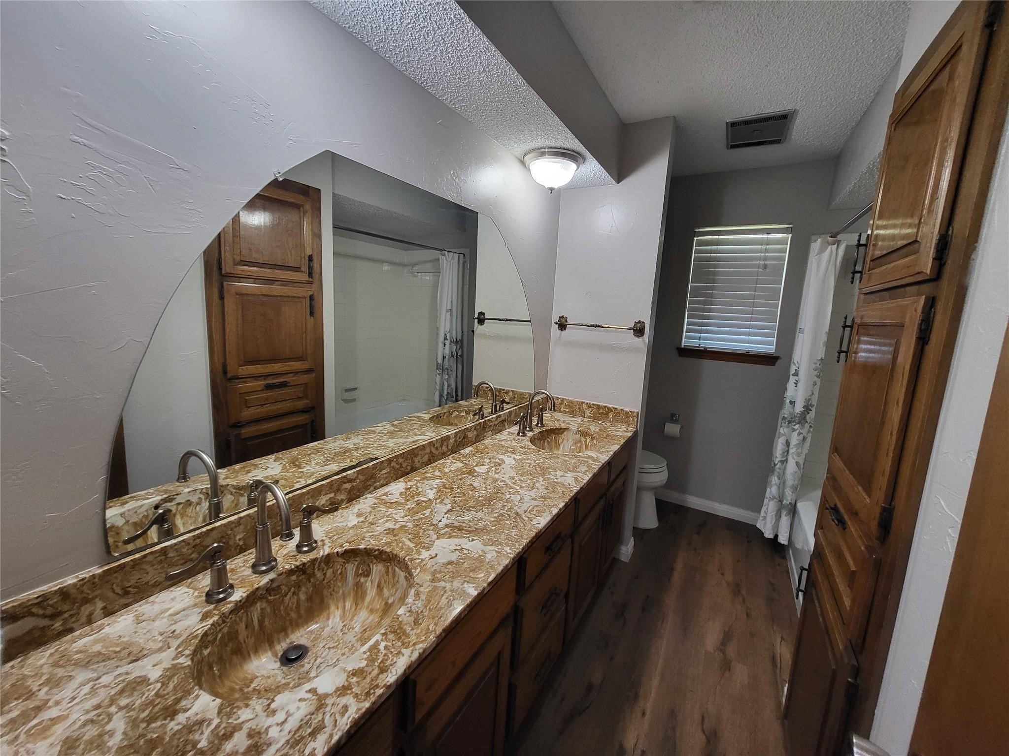 1106 Meadowview Drive Euless TX 76039