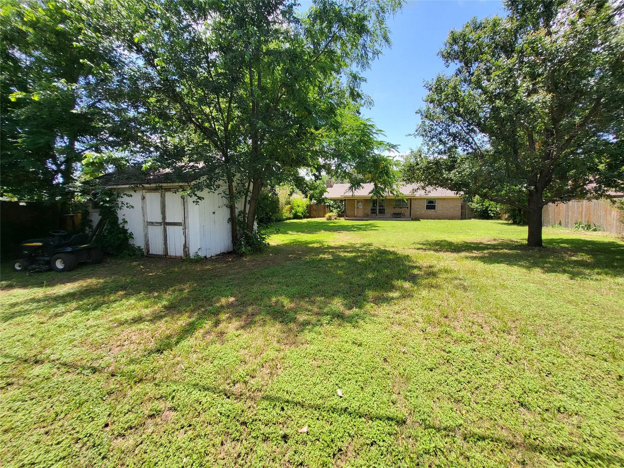 1106 Meadowview Drive Euless TX 76039