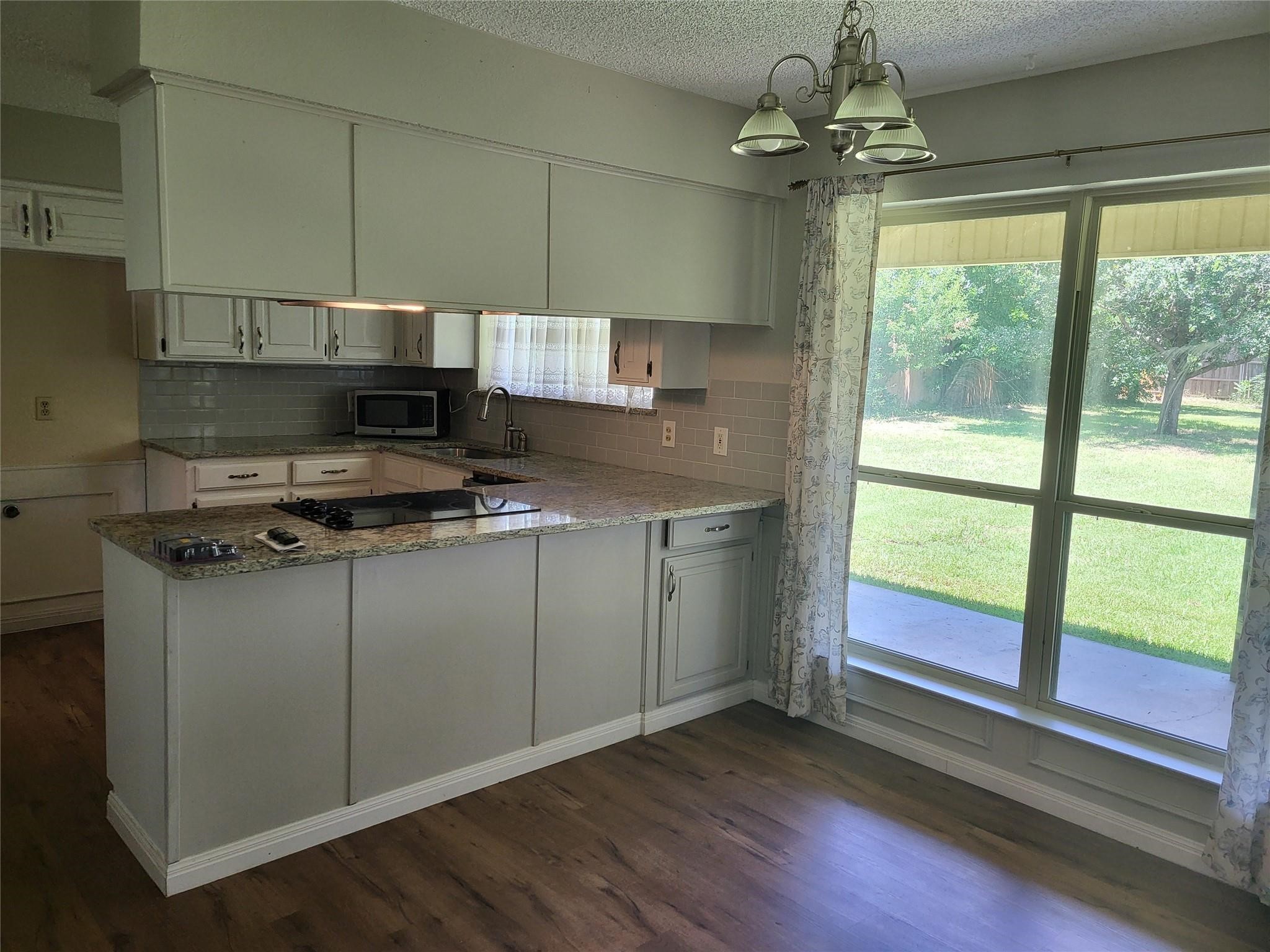 1106 Meadowview Drive Euless TX 76039
