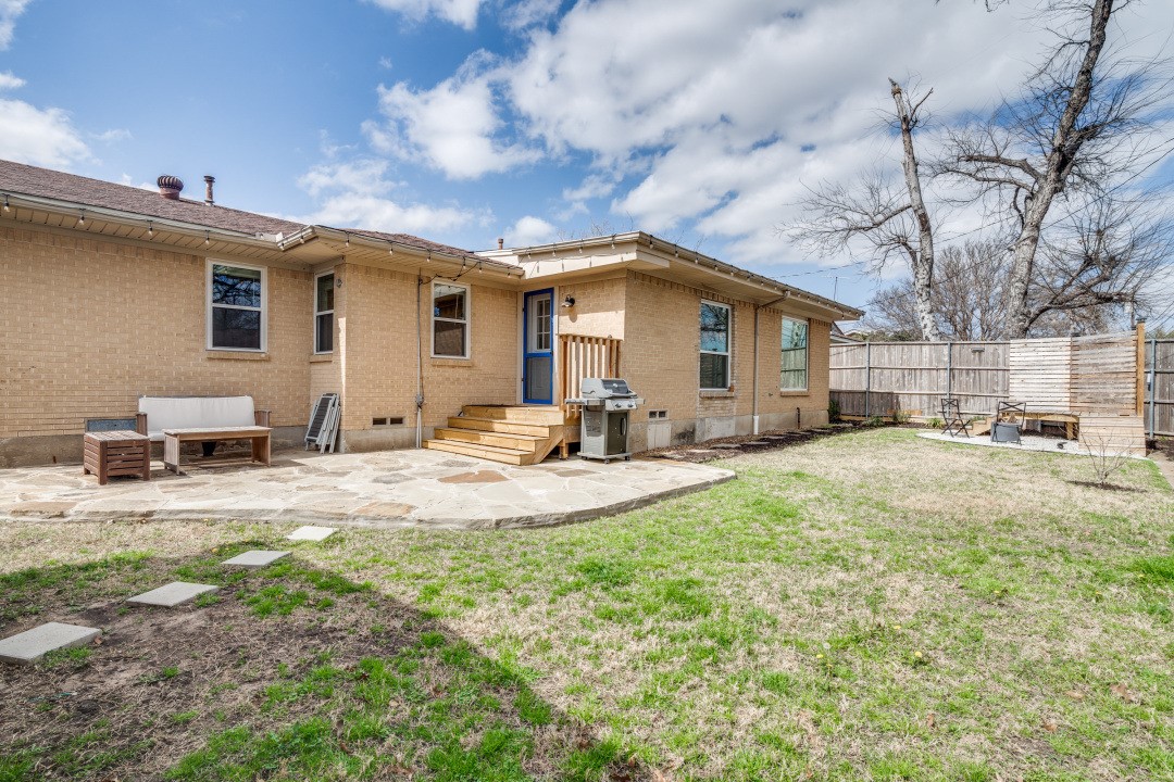 2418 Patricia Lane Garland TX 75041