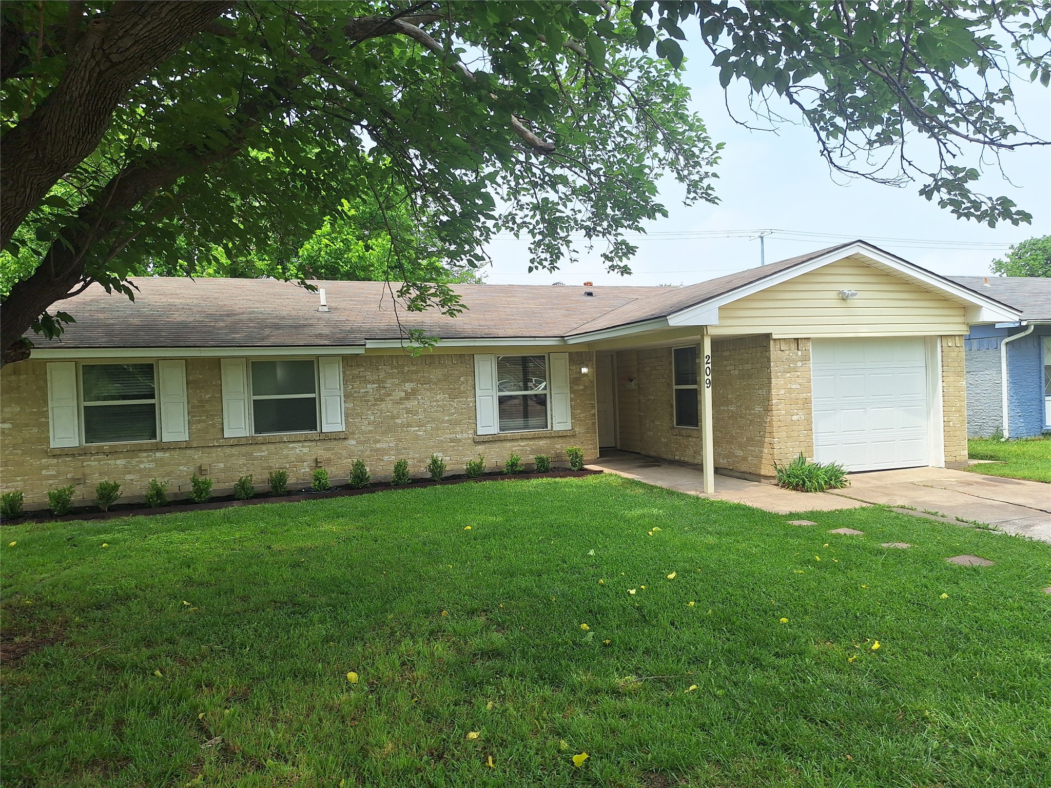 209 Heather Drive Garland TX 75042