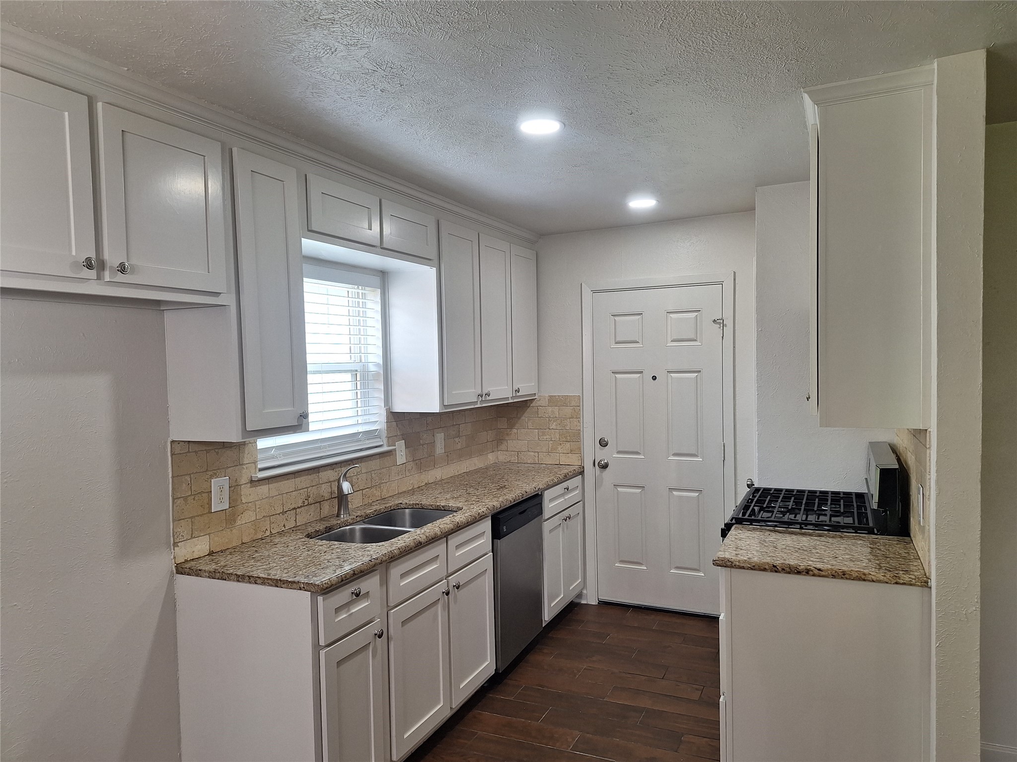 209 Heather Drive Garland TX 75042